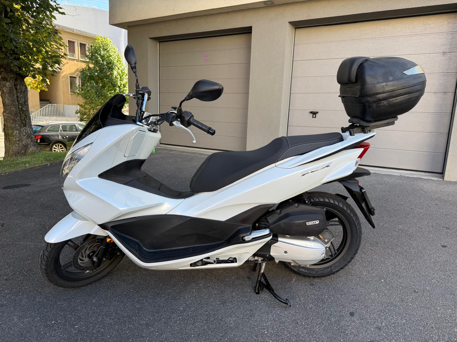 HONDA PCX 125 i-showroom-element-2