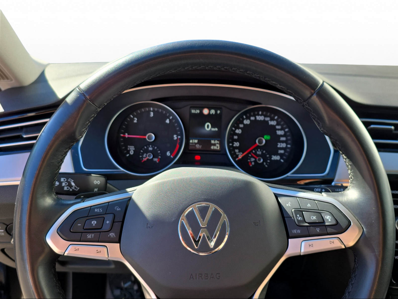 VW Passat 2.0 TDI BMT Elegance 4Motion DSG-image-4