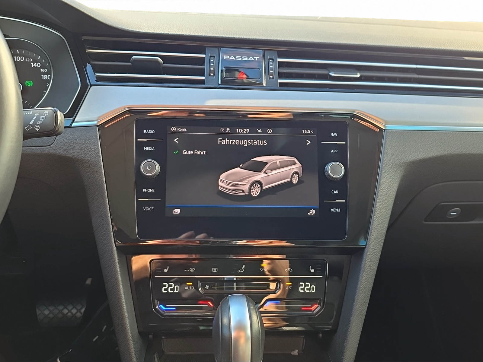 VW Passat 2.0 TDI BMT Elegance 4Motion DSG-image-8