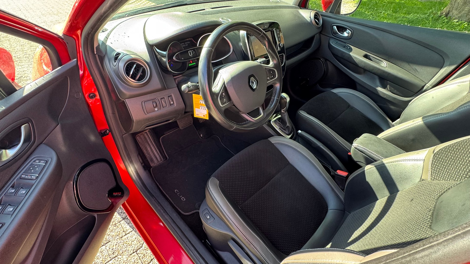 RENAULT Clio Grandtour 1.2 16V T Swiss Edition EDC-image-5