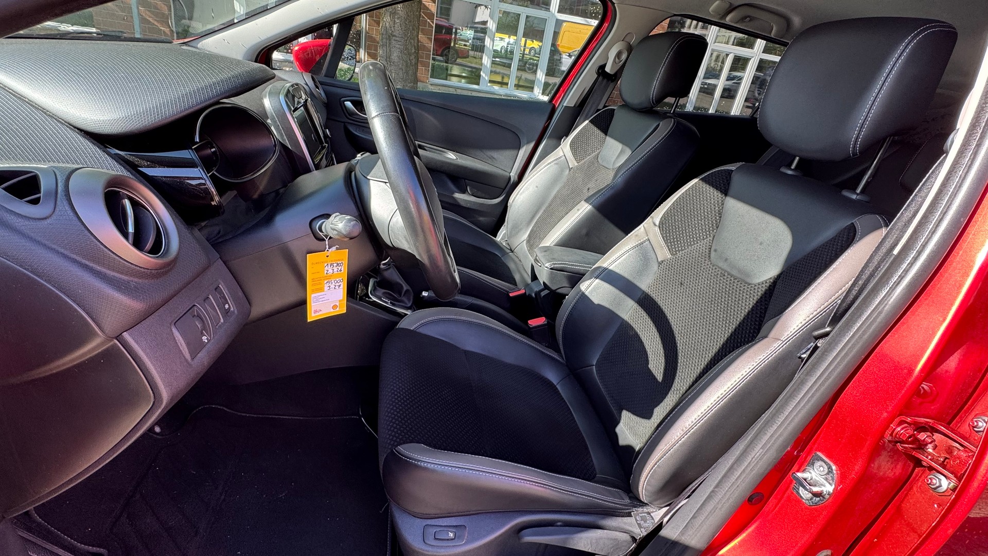 RENAULT Clio Grandtour 1.2 16V T Swiss Edition EDC-image-6
