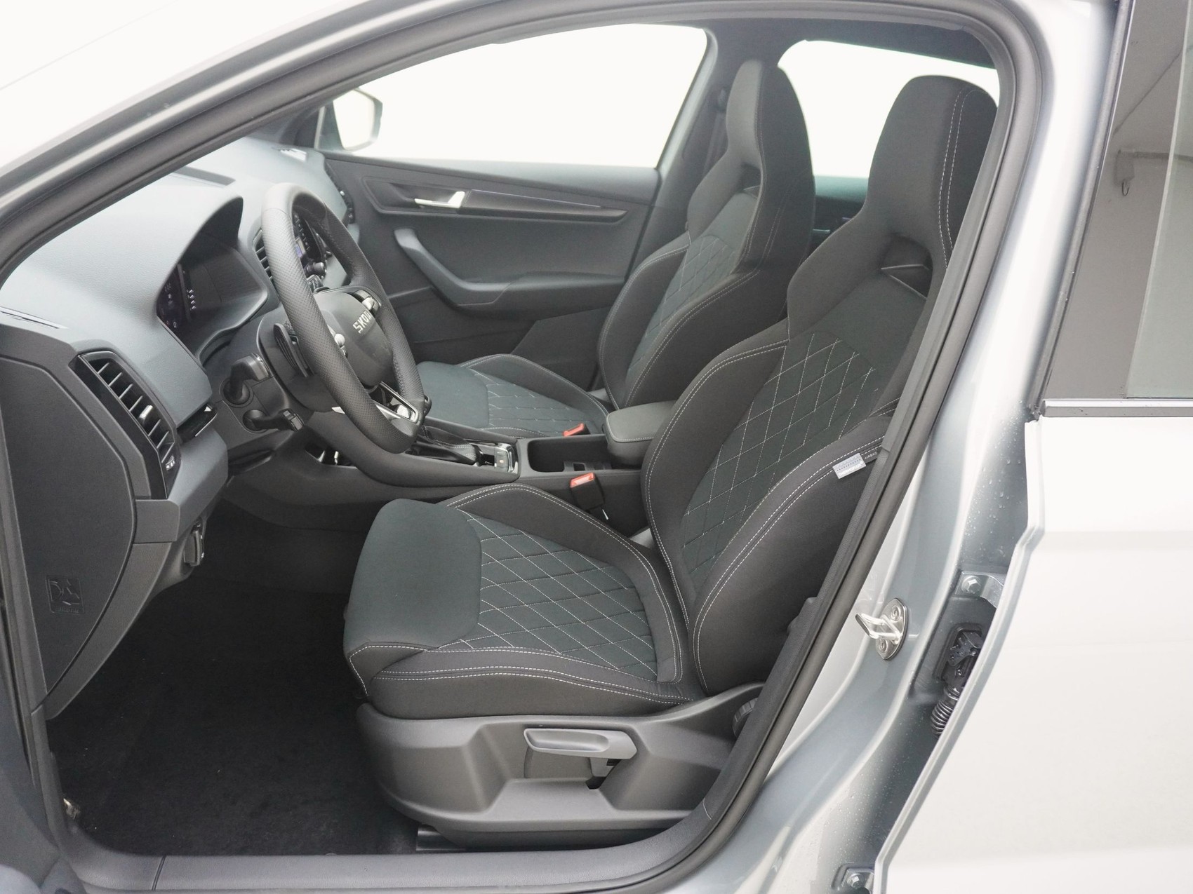 SKODA Karoq 2.0 TDI SportLine DSG 4x4-image-12
