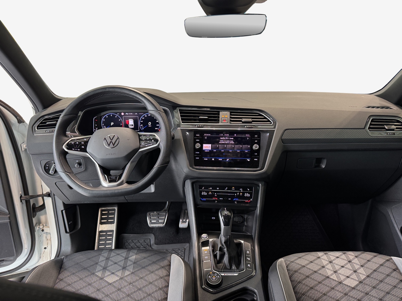 VW Tiguan 2.0TSI R-Line 4Motion DSG-image-8