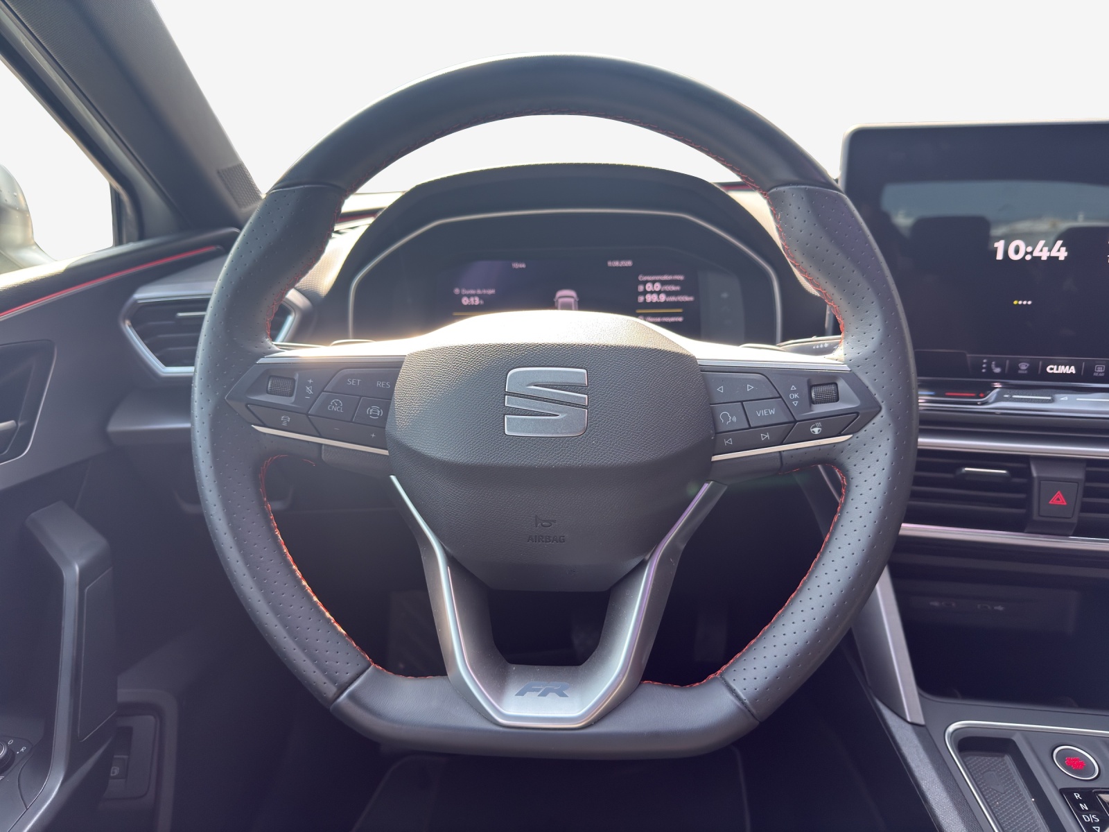 SEAT Leon 1.5 eHybrid pHEV DSG FR-image-10