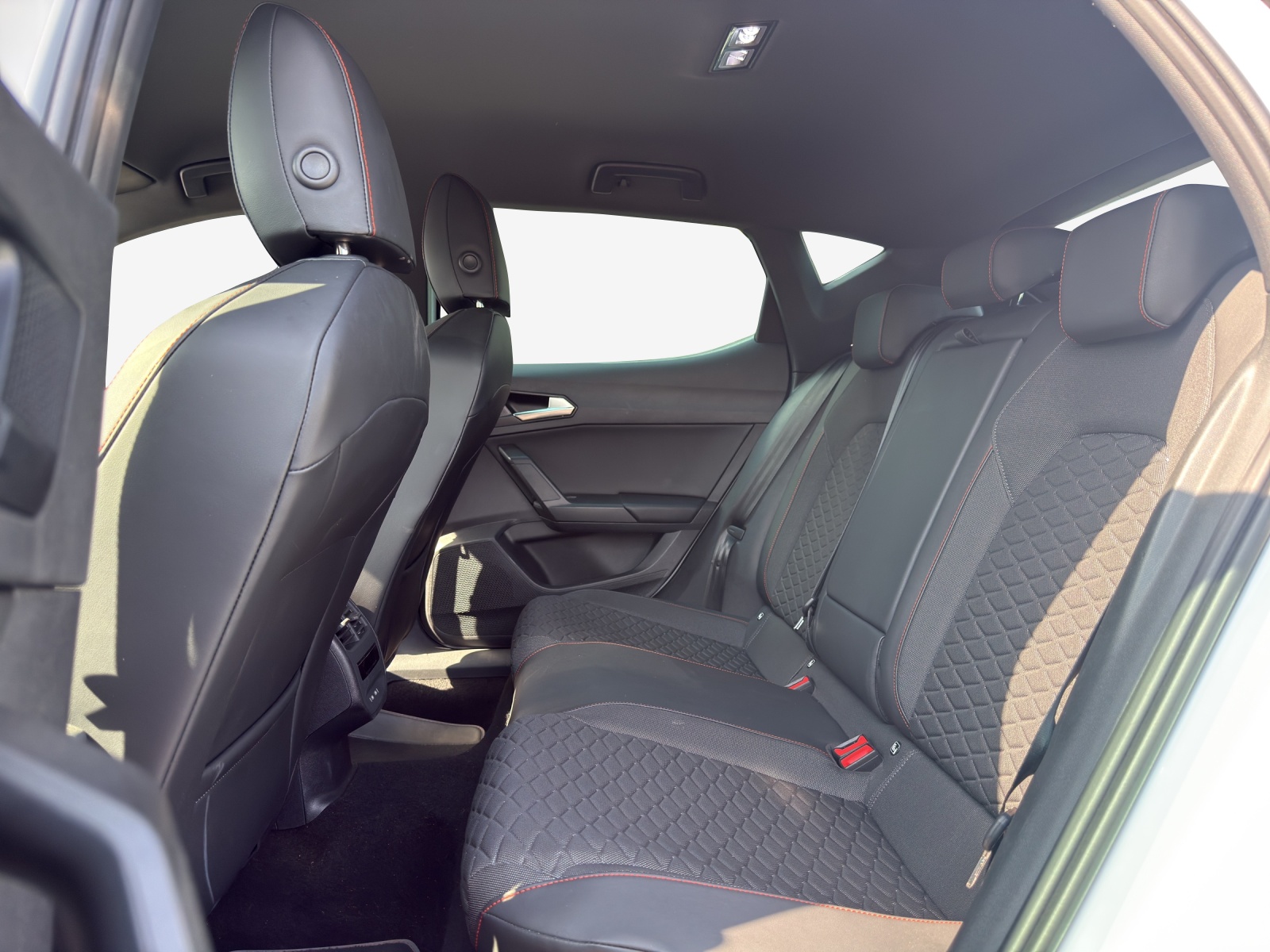 SEAT Leon 1.5 eHybrid pHEV DSG FR-image-12