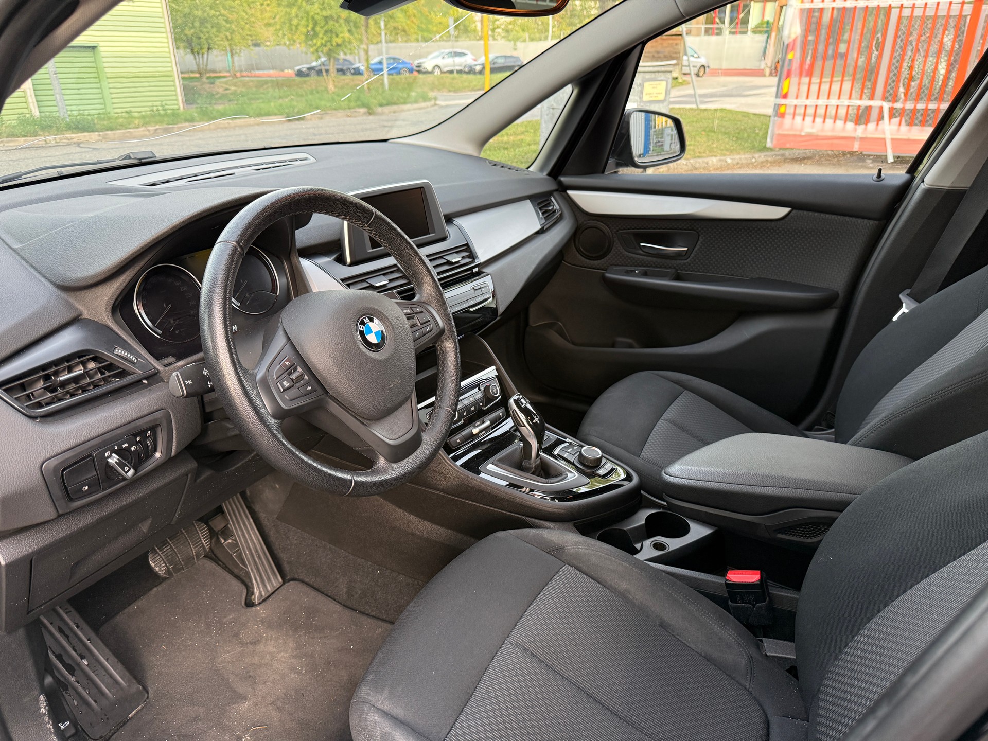 BMW 218d xDrive Gran Tourer Steptronic-image-10