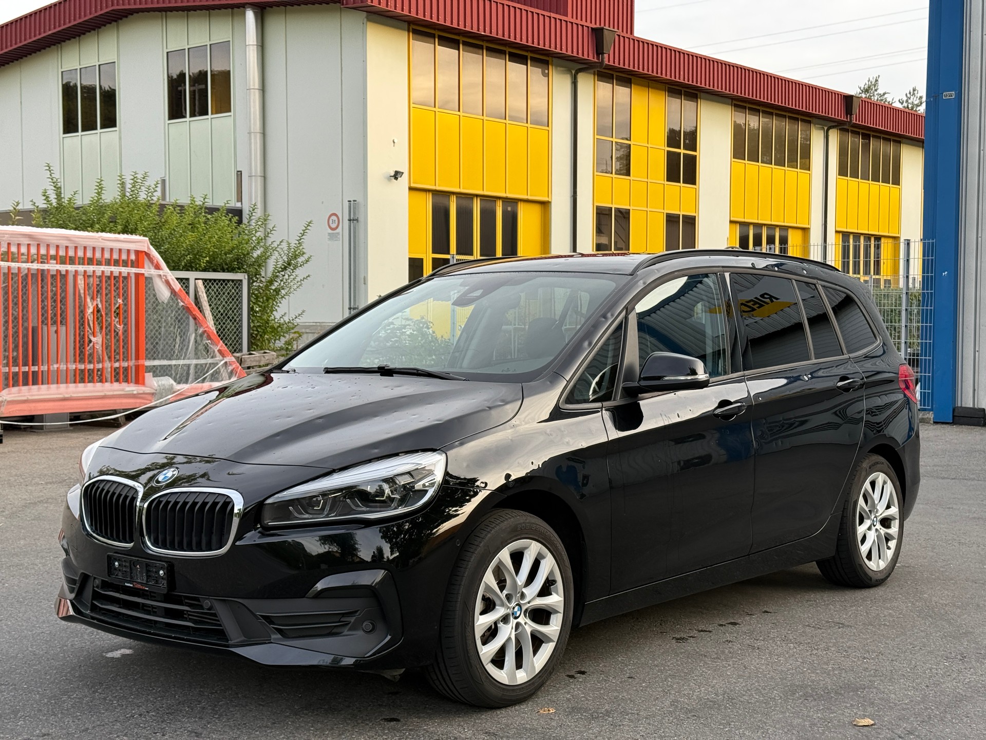 BMW 218d xDrive Gran Tourer Steptronic-image-0
