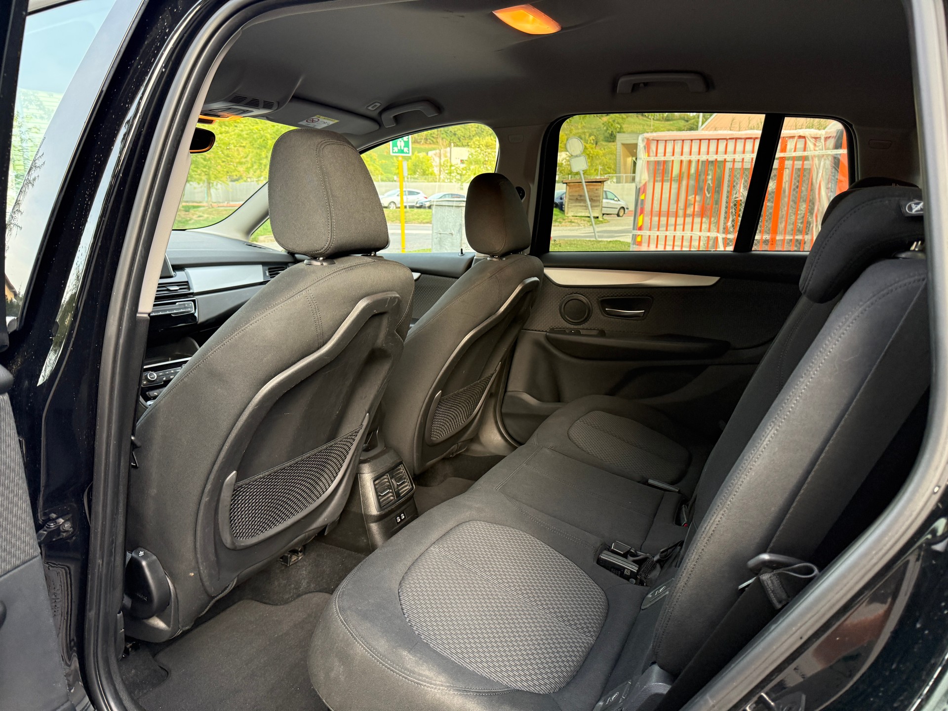 BMW 218d xDrive Gran Tourer Steptronic-image-15