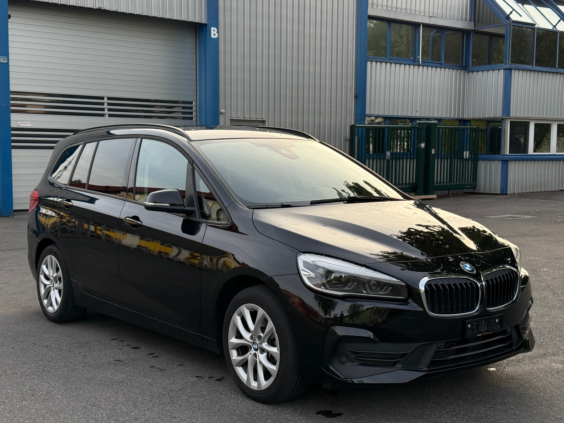 BMW 218d xDrive Gran Tourer Steptronic-image-2