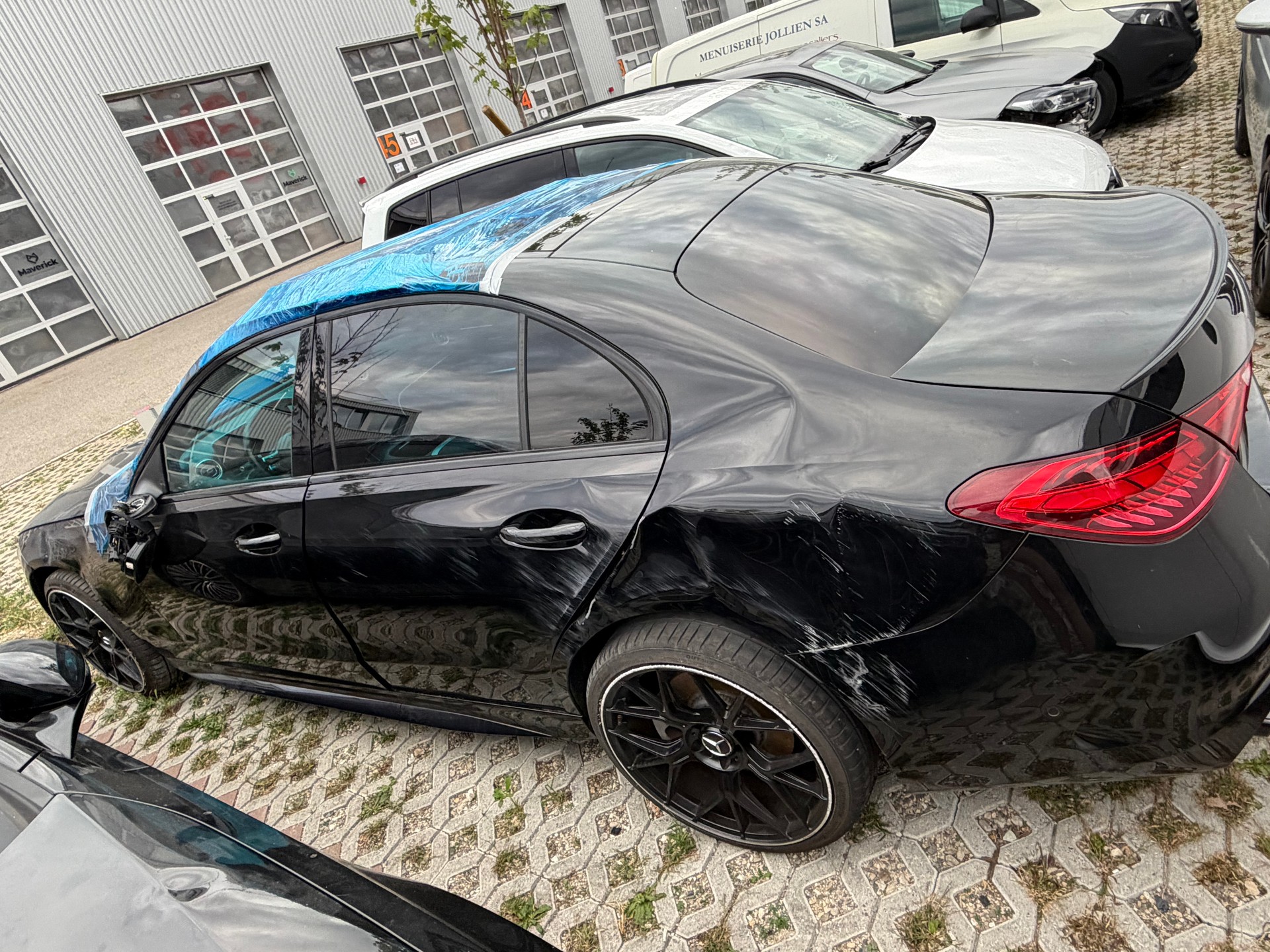 MERCEDES-BENZ C43 AMG 4 MATIC-image-5