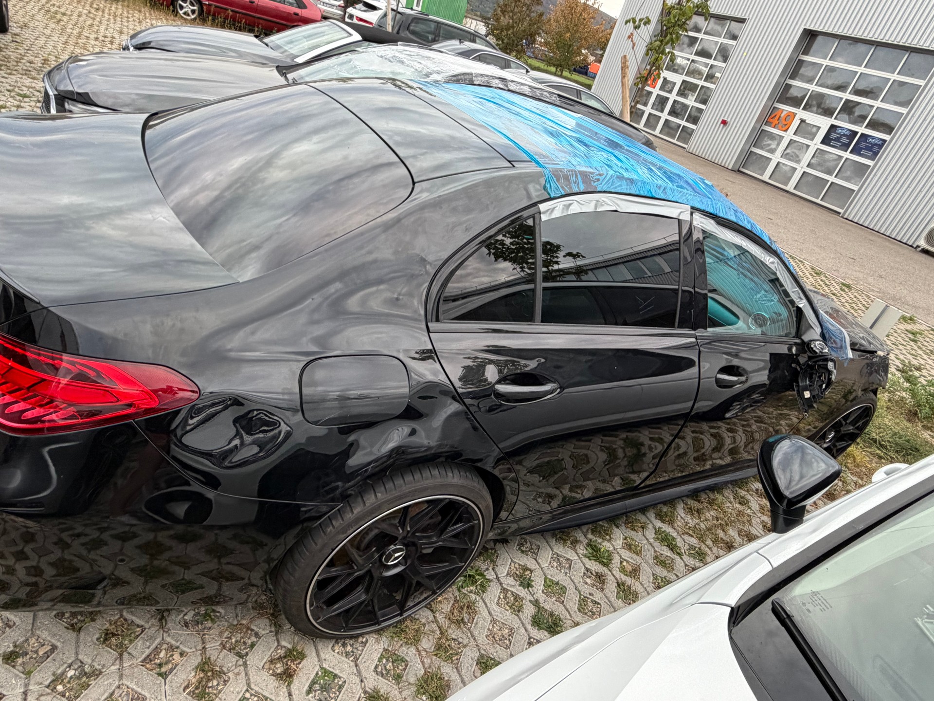 MERCEDES-BENZ C43 AMG 4 MATIC-image-4