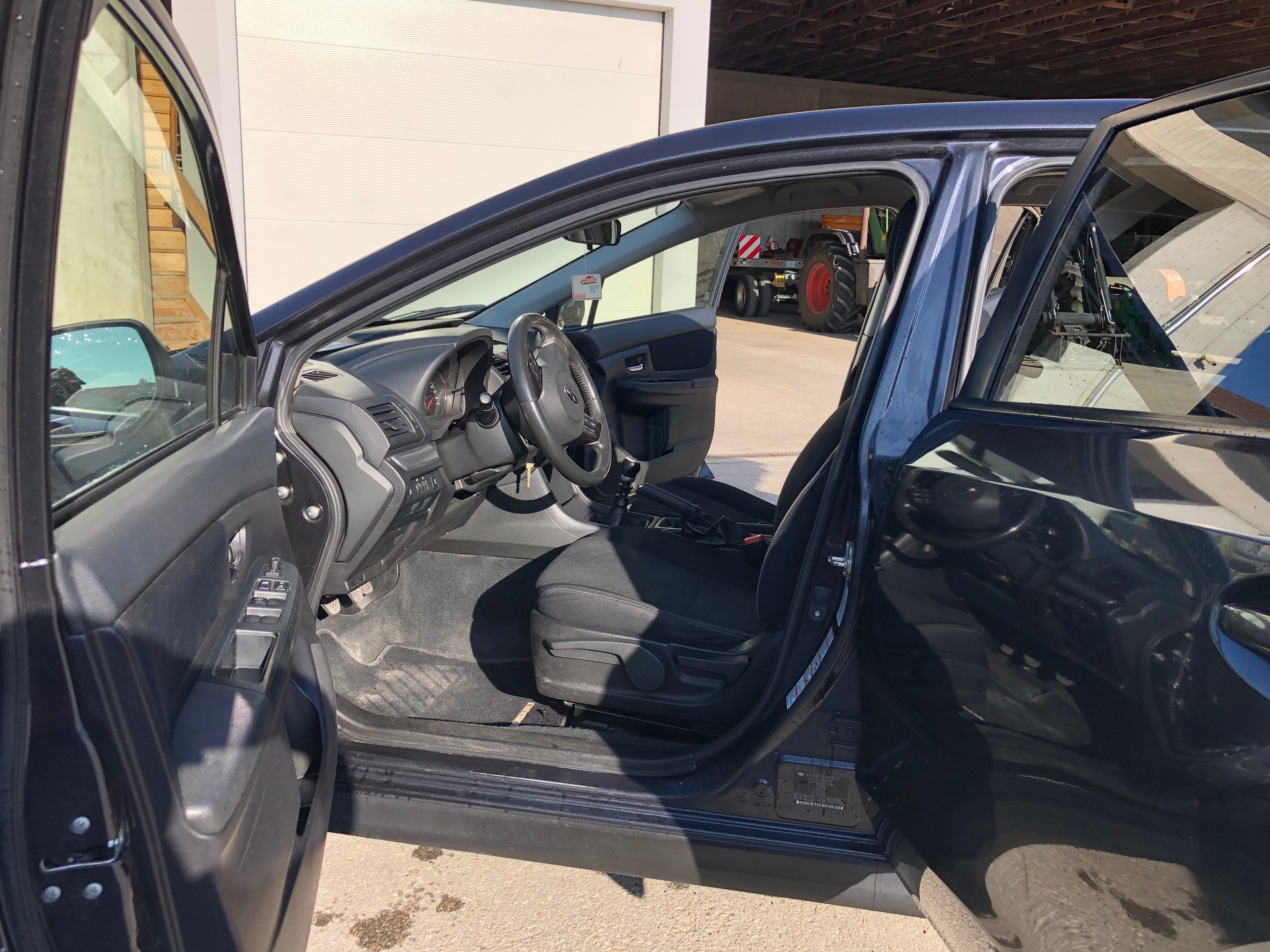SUBARU XV 2.0 Swiss Three AWD-image-7