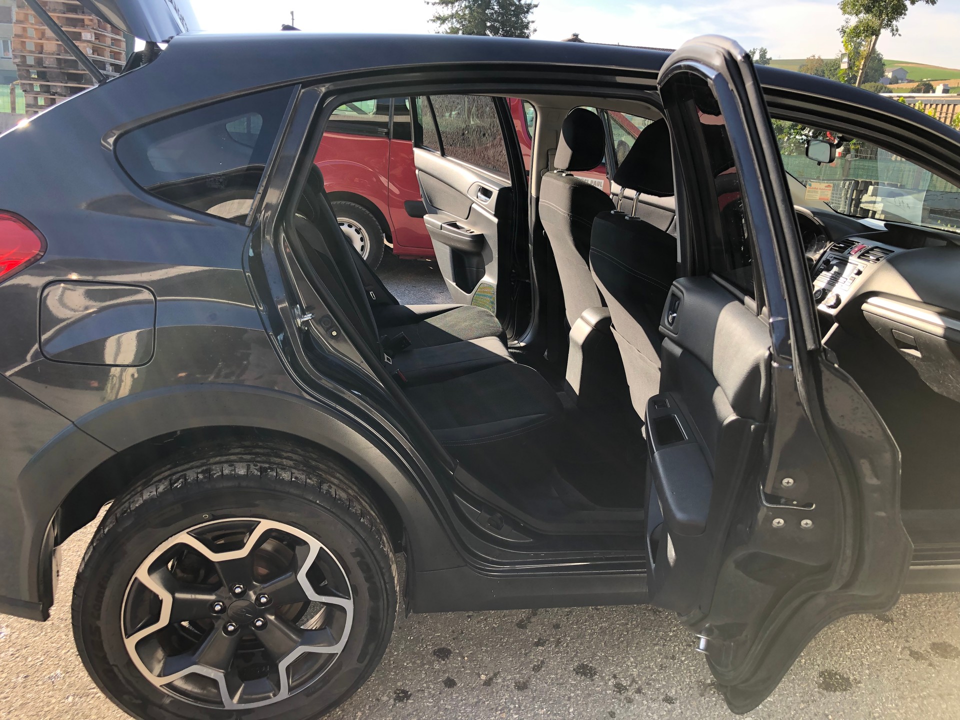SUBARU XV 2.0 Swiss Three AWD-image-8