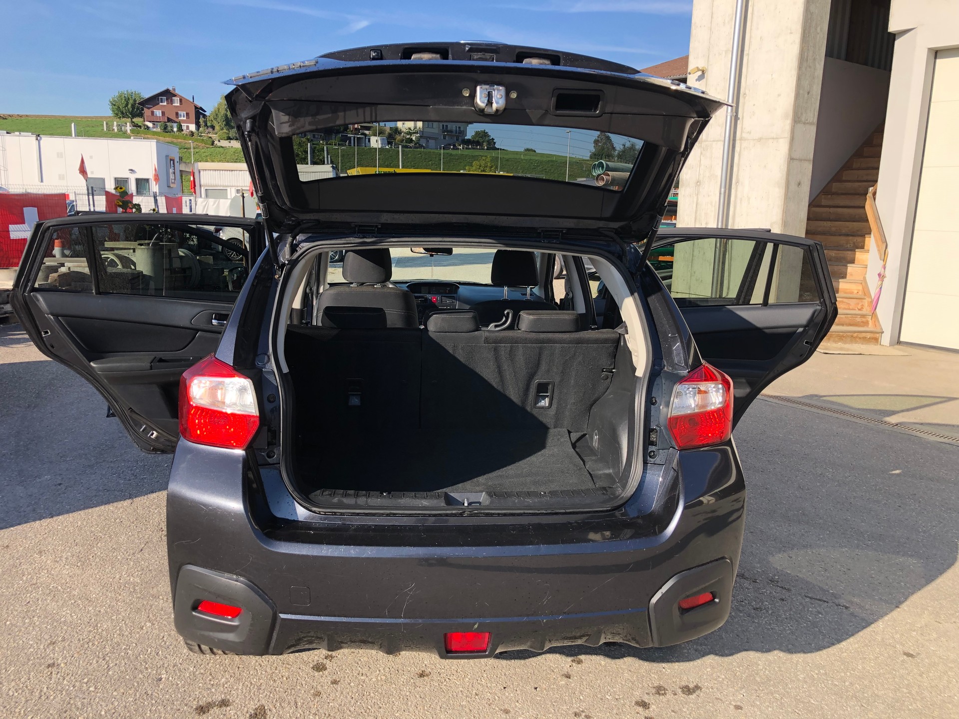 SUBARU XV 2.0 Swiss Three AWD-image-10