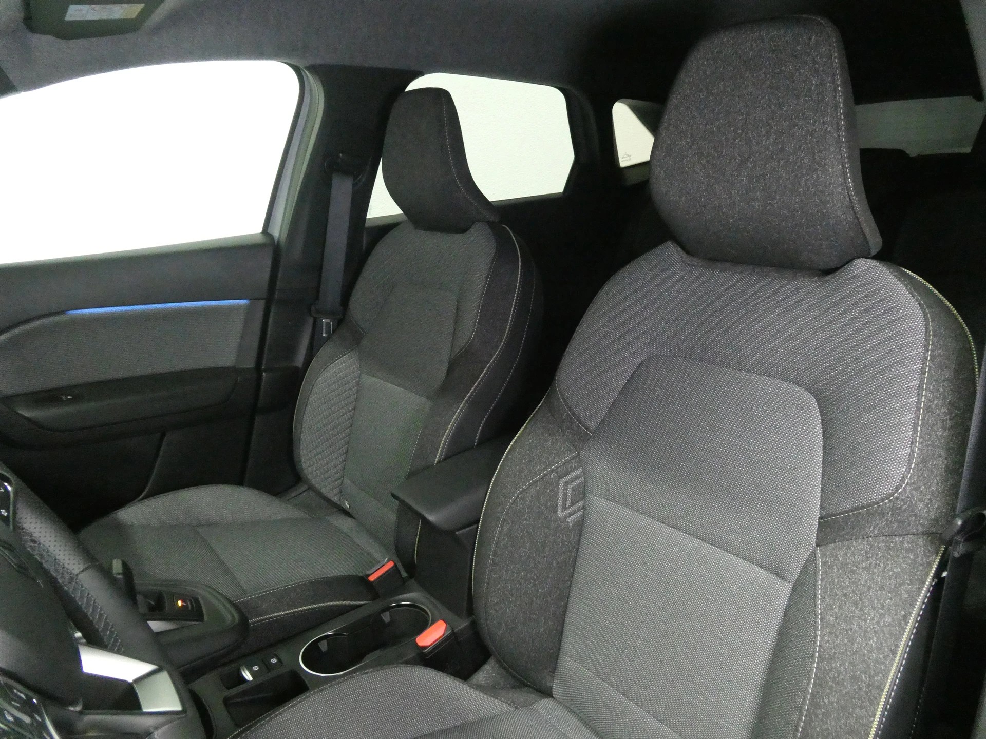 RENAULT Symbioz 1.4 Techno EDC - Digital Cockpit - Navi - Teil-Leder - Kamera - 140 PS-image-9
