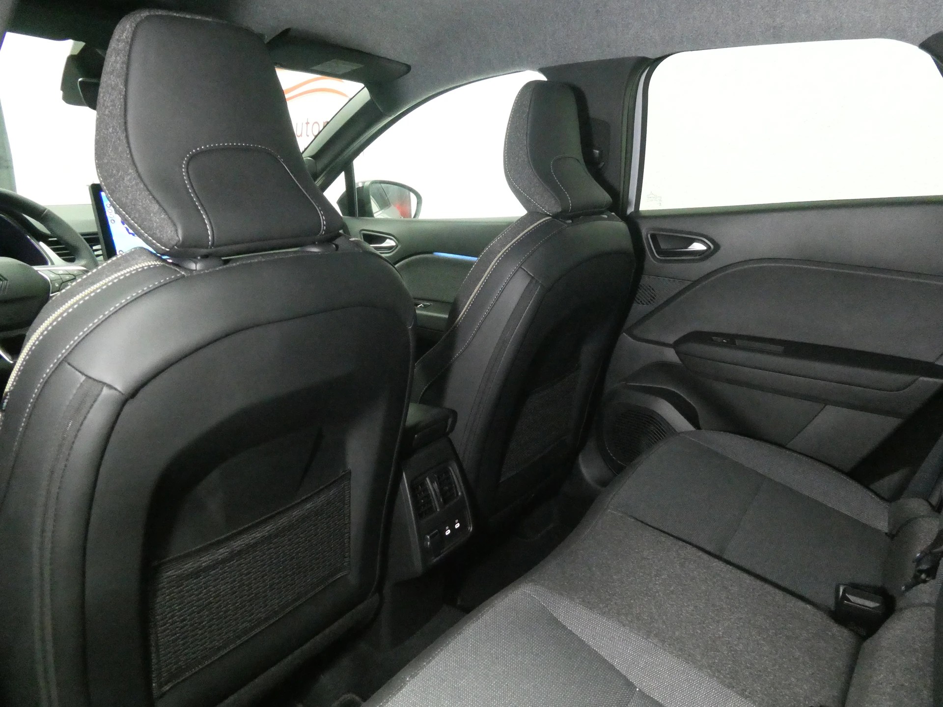 RENAULT Symbioz 1.4 Techno EDC - Digital Cockpit - Navi - Teil-Leder - Kamera - 140 PS-image-10