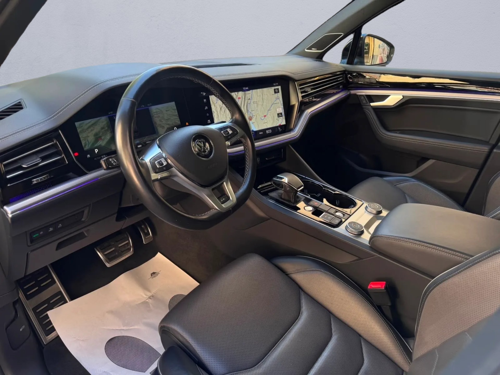 VW Touareg 3.0 TDI R Line Tiptronic-image-8