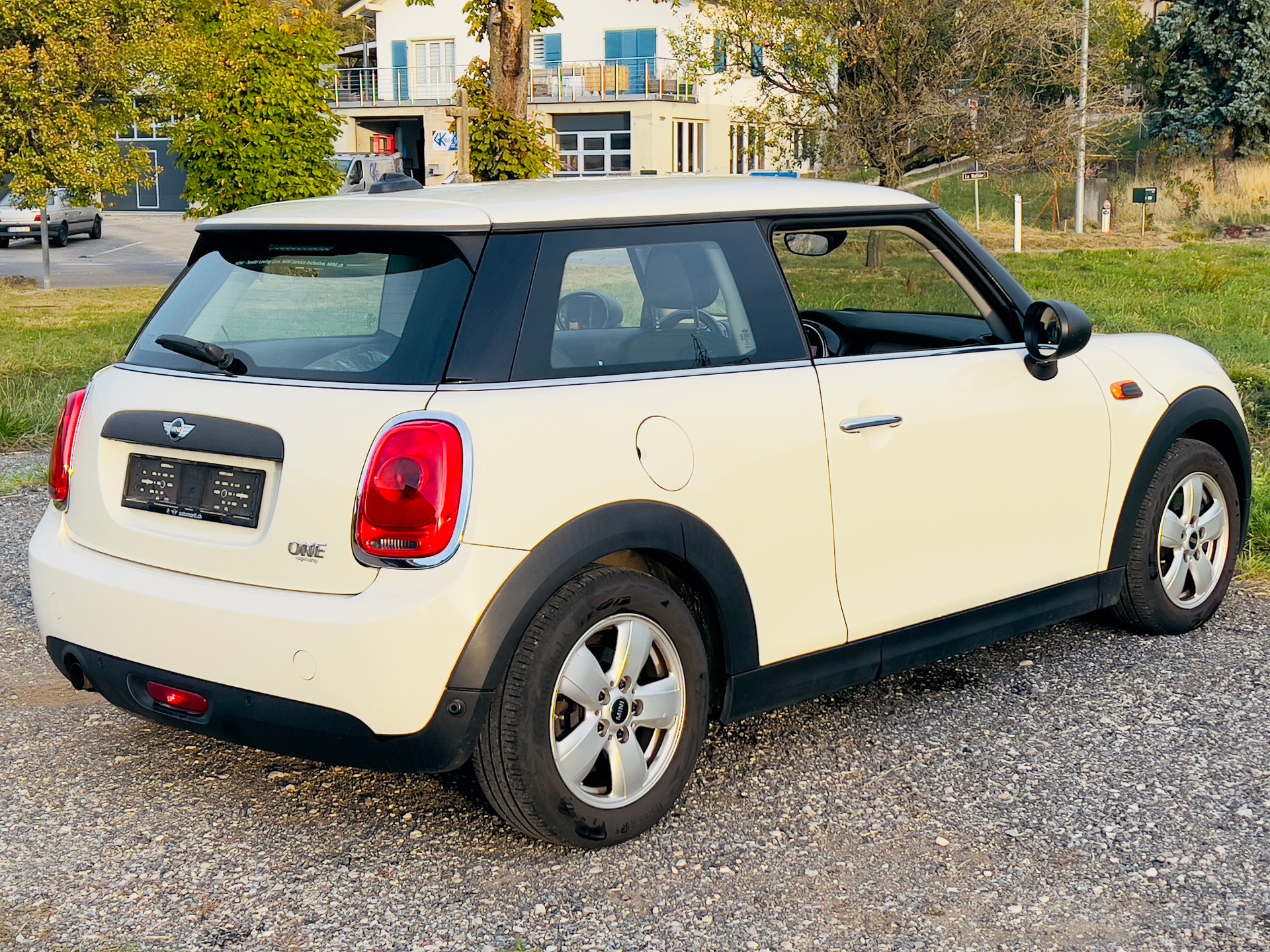 MINI One First-image-3