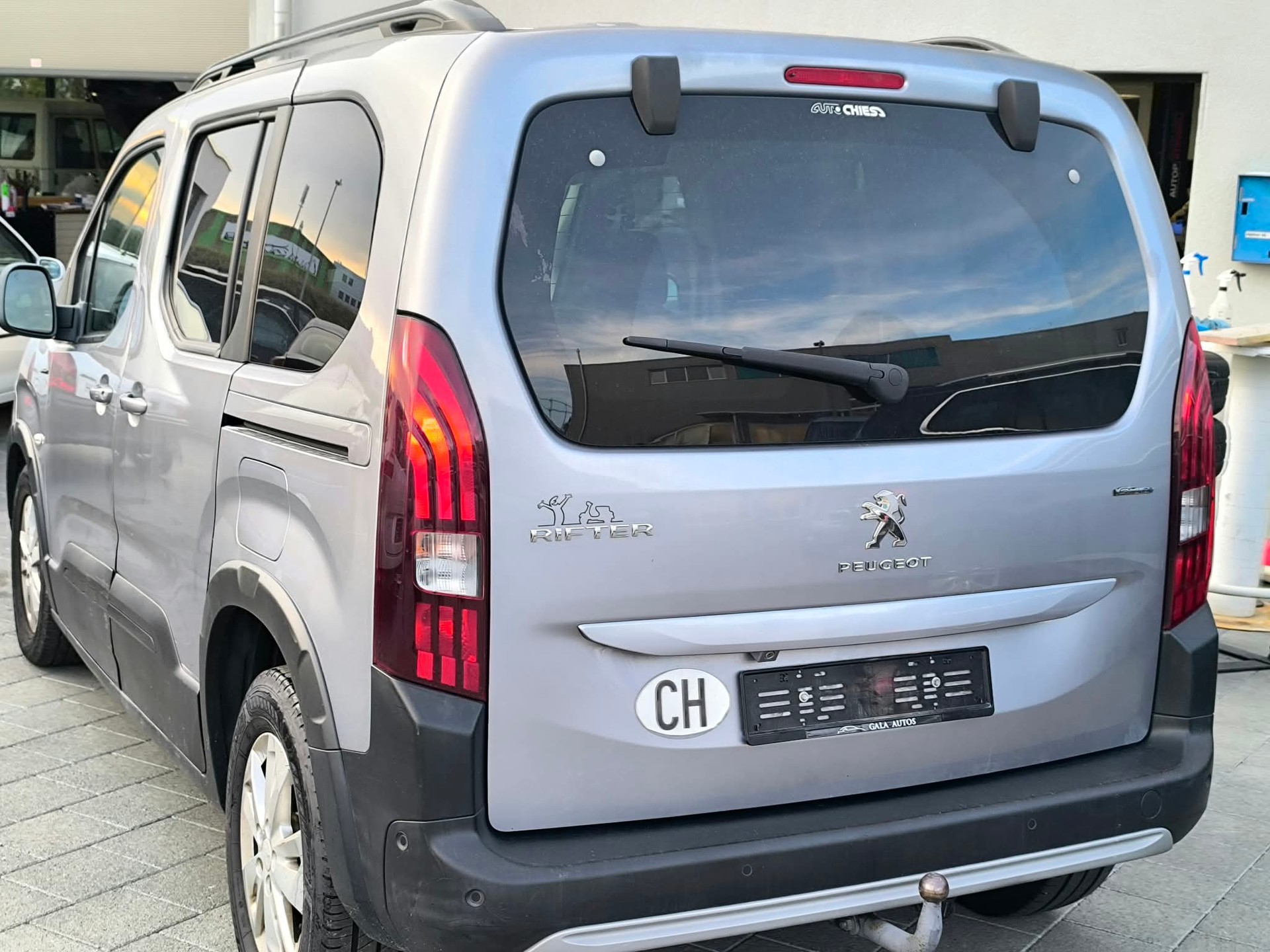 PEUGEOT Rifter 1.5 BlueHDi GT Line EAT8-image-6