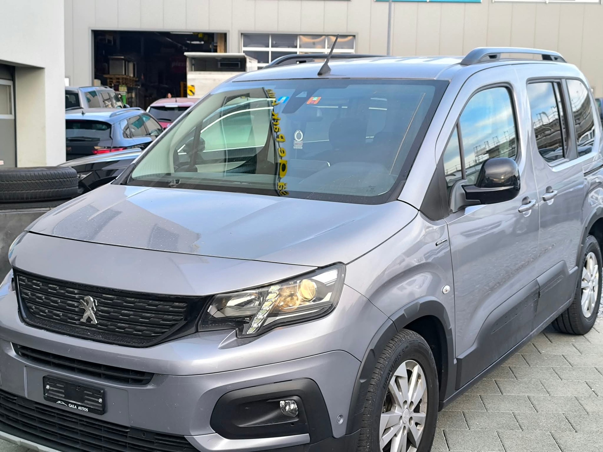 PEUGEOT Rifter 1.5 BlueHDi GT Line EAT8-image-2