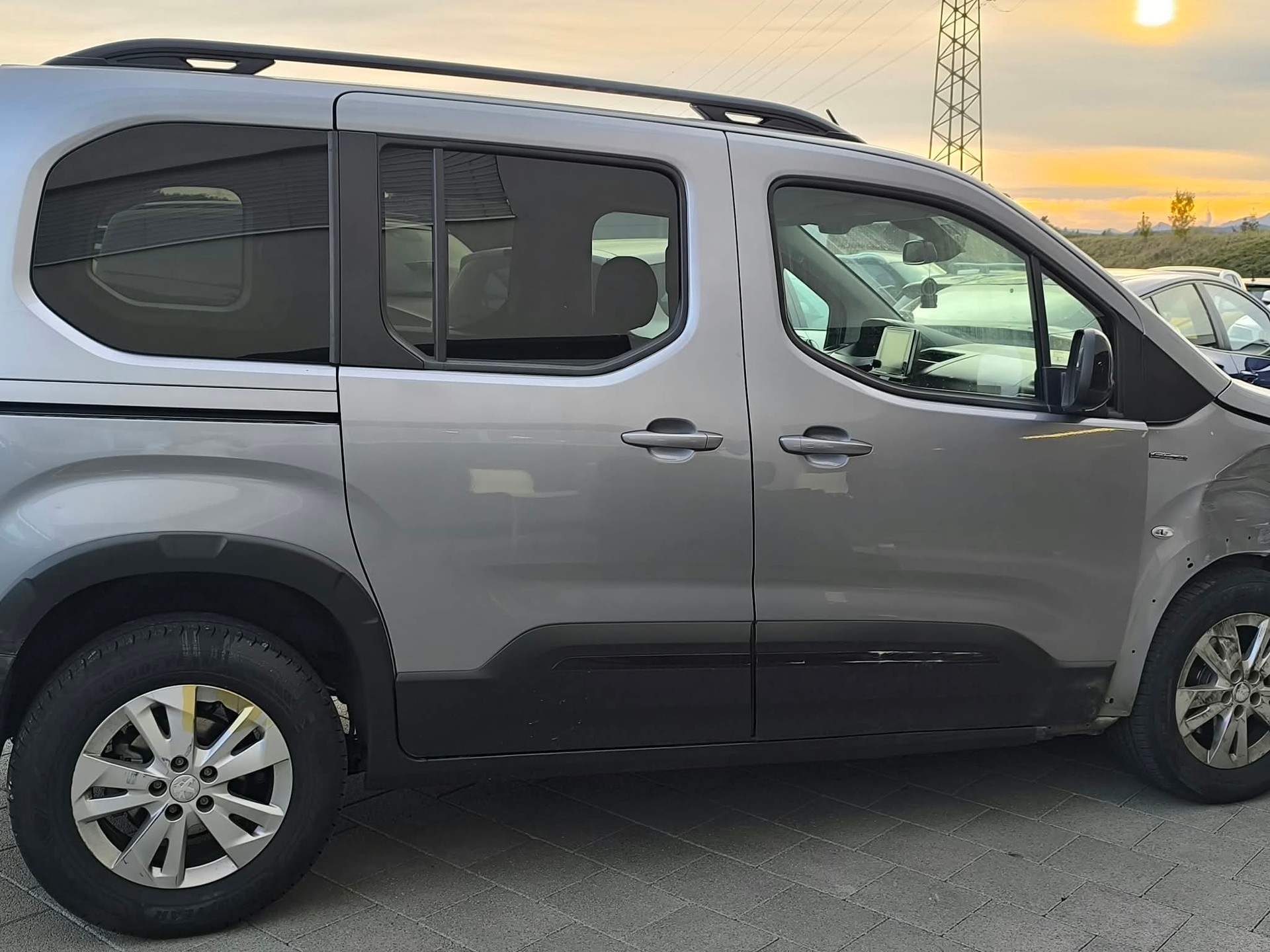 PEUGEOT Rifter 1.5 BlueHDi GT Line EAT8-image-3