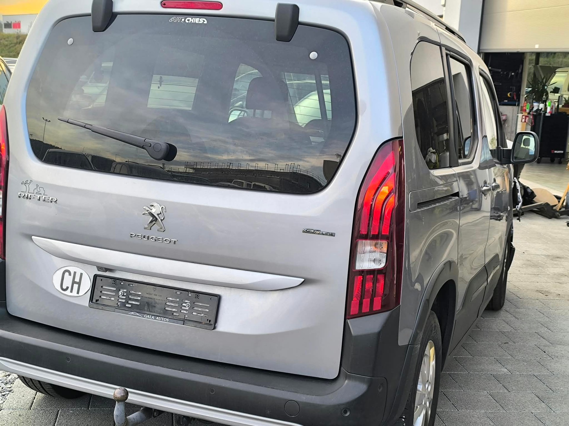 PEUGEOT Rifter 1.5 BlueHDi GT Line EAT8-image-5