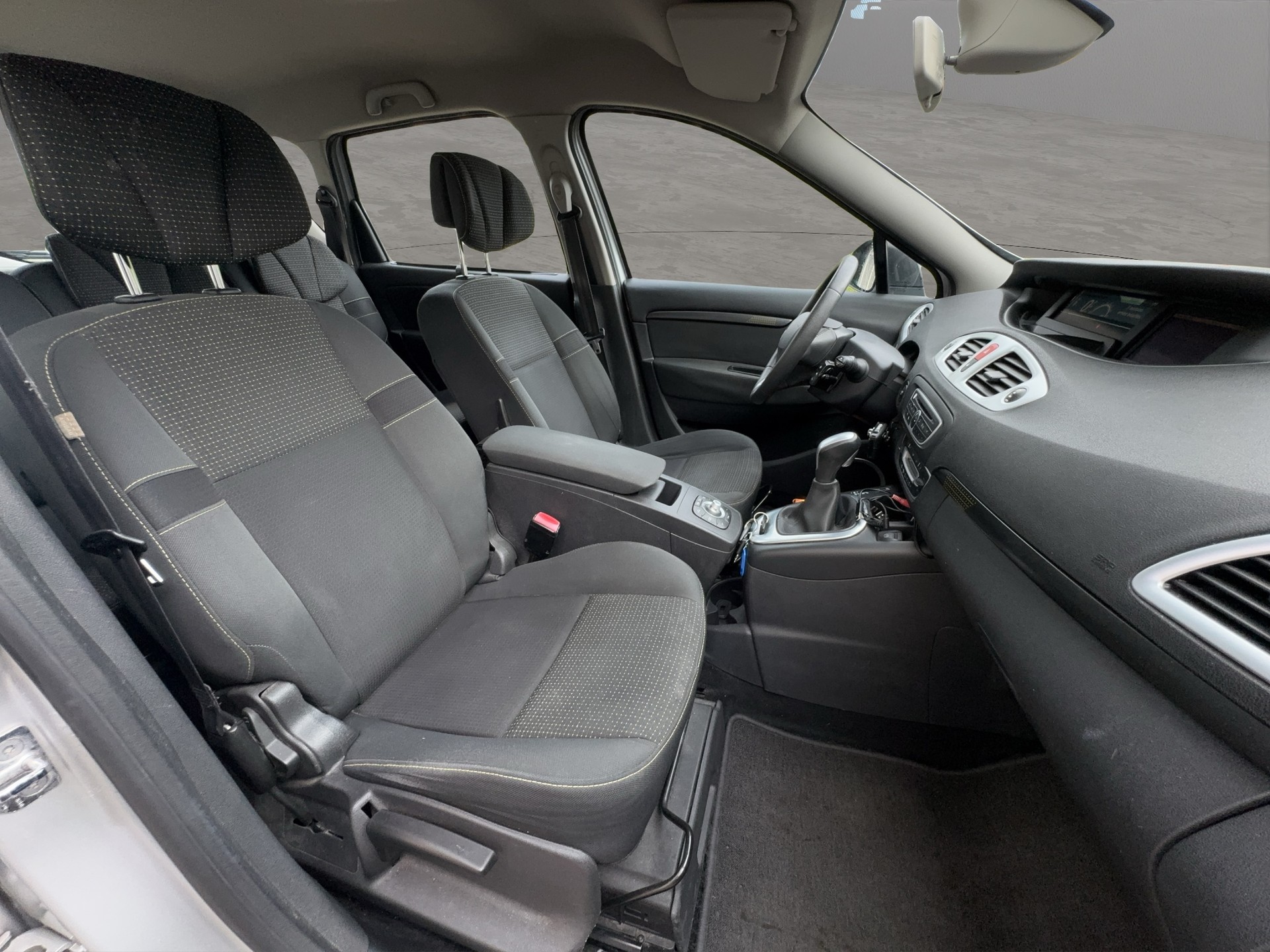 RENAULT Scénic 2.0 16V Dynamique X-Tronic CVT **Anhängerkupplung** Frisch Ab MFK**-image-13