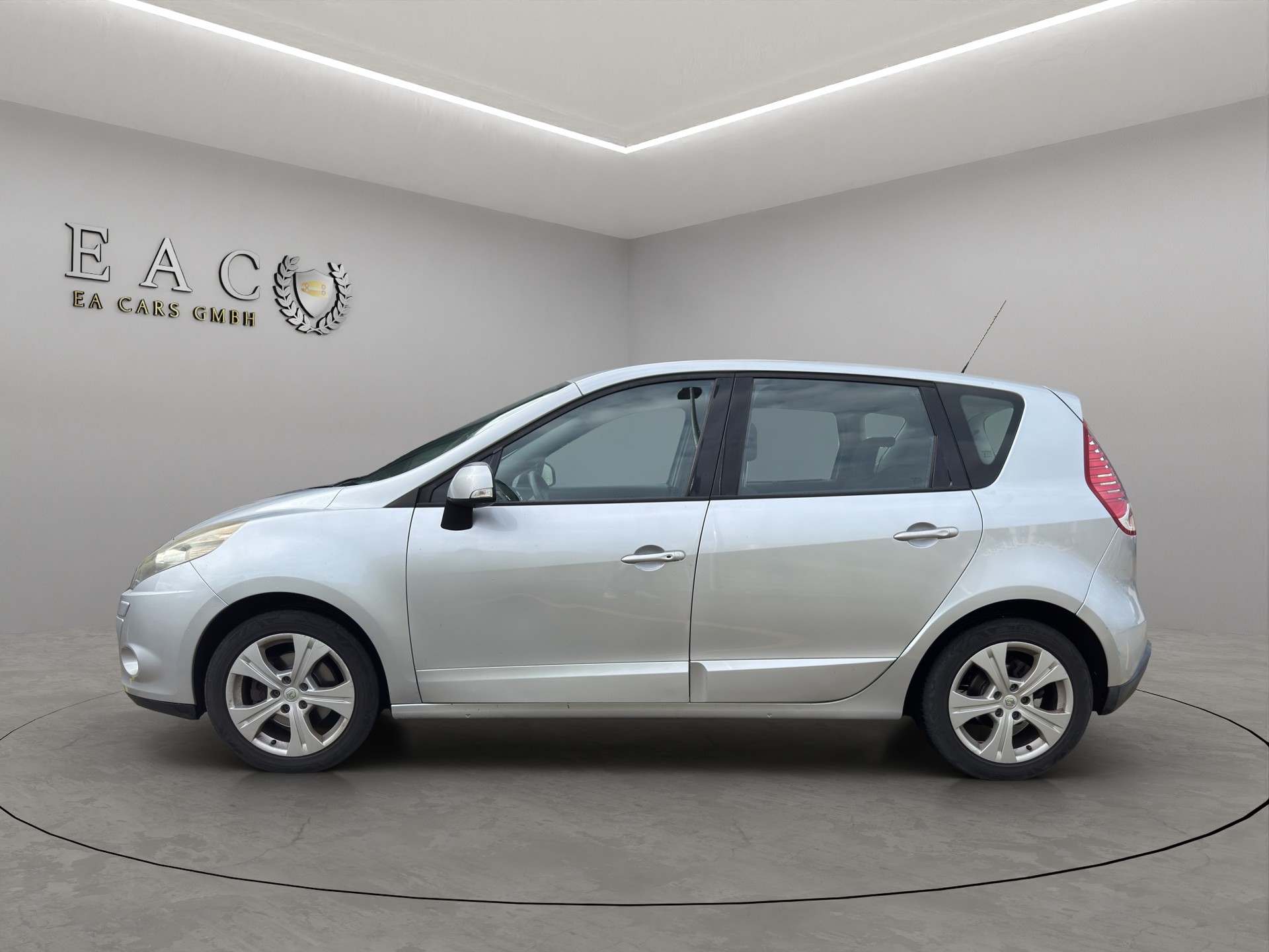 RENAULT Scénic 2.0 16V Dynamique X-Tronic CVT **Anhängerkupplung** Frisch Ab MFK**-image-1