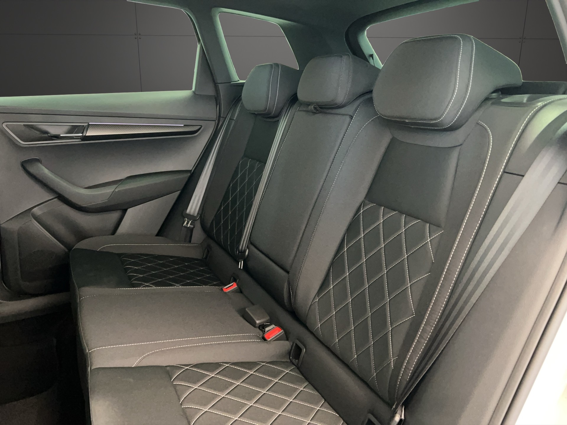 SKODA Karoq 1.5 TSI SportLine DSG-image-8