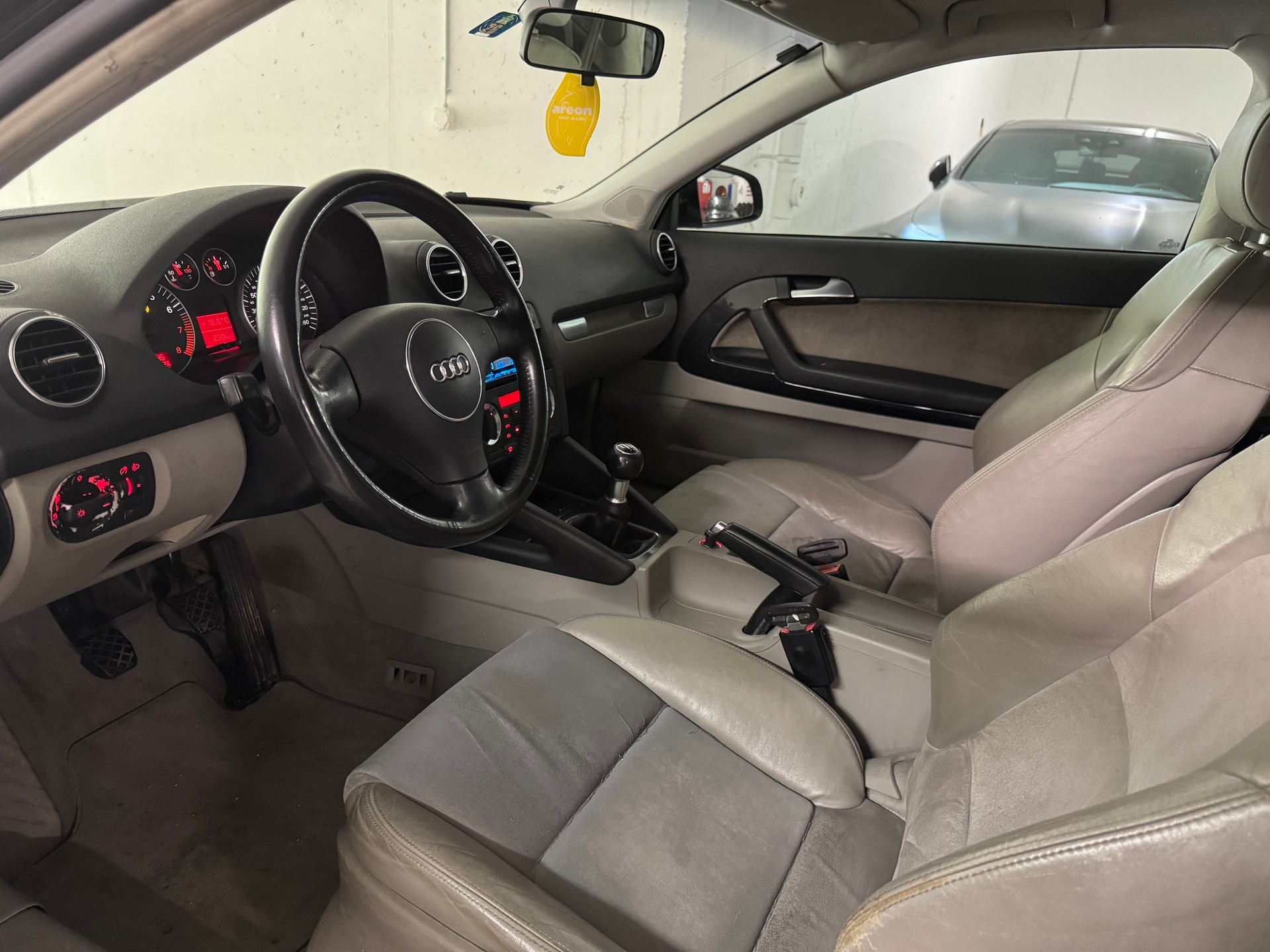 AUDI A3 2.0 FSI Ambition-image-7