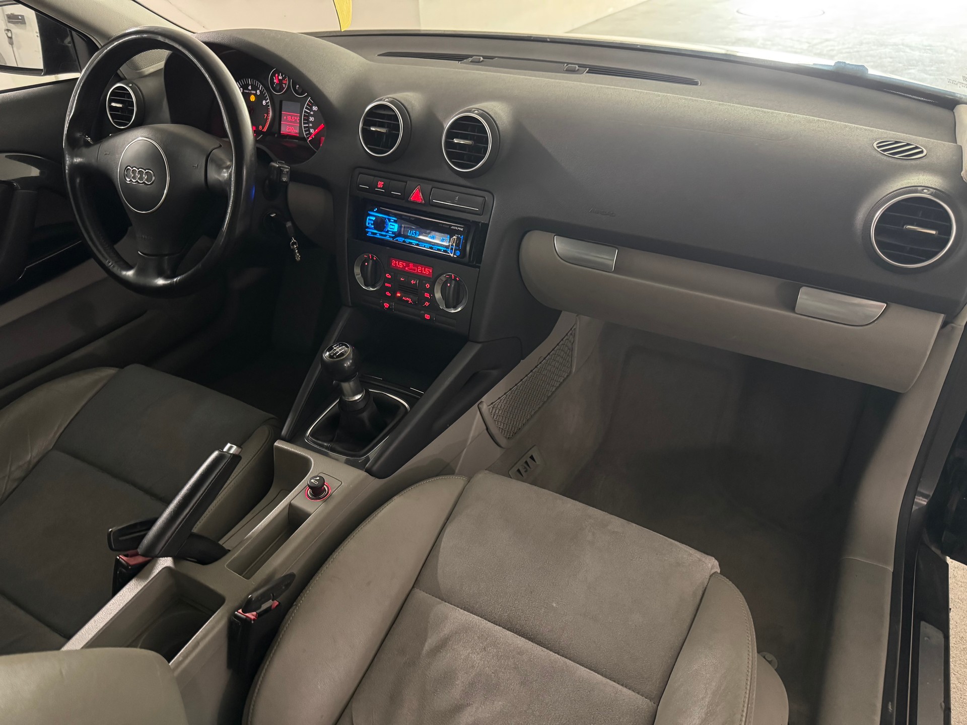 AUDI A3 2.0 FSI Ambition-image-11