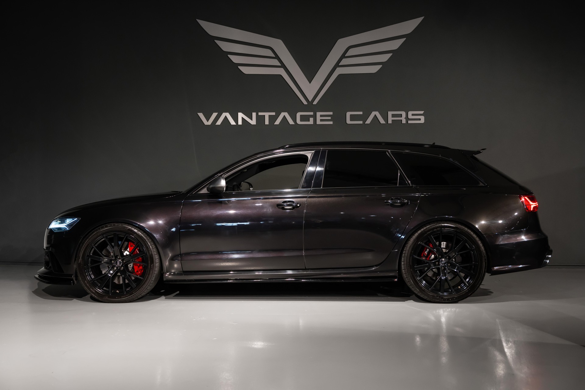 AUDI RS6 Avant 4.0 V8 TFSI Performance-image-1