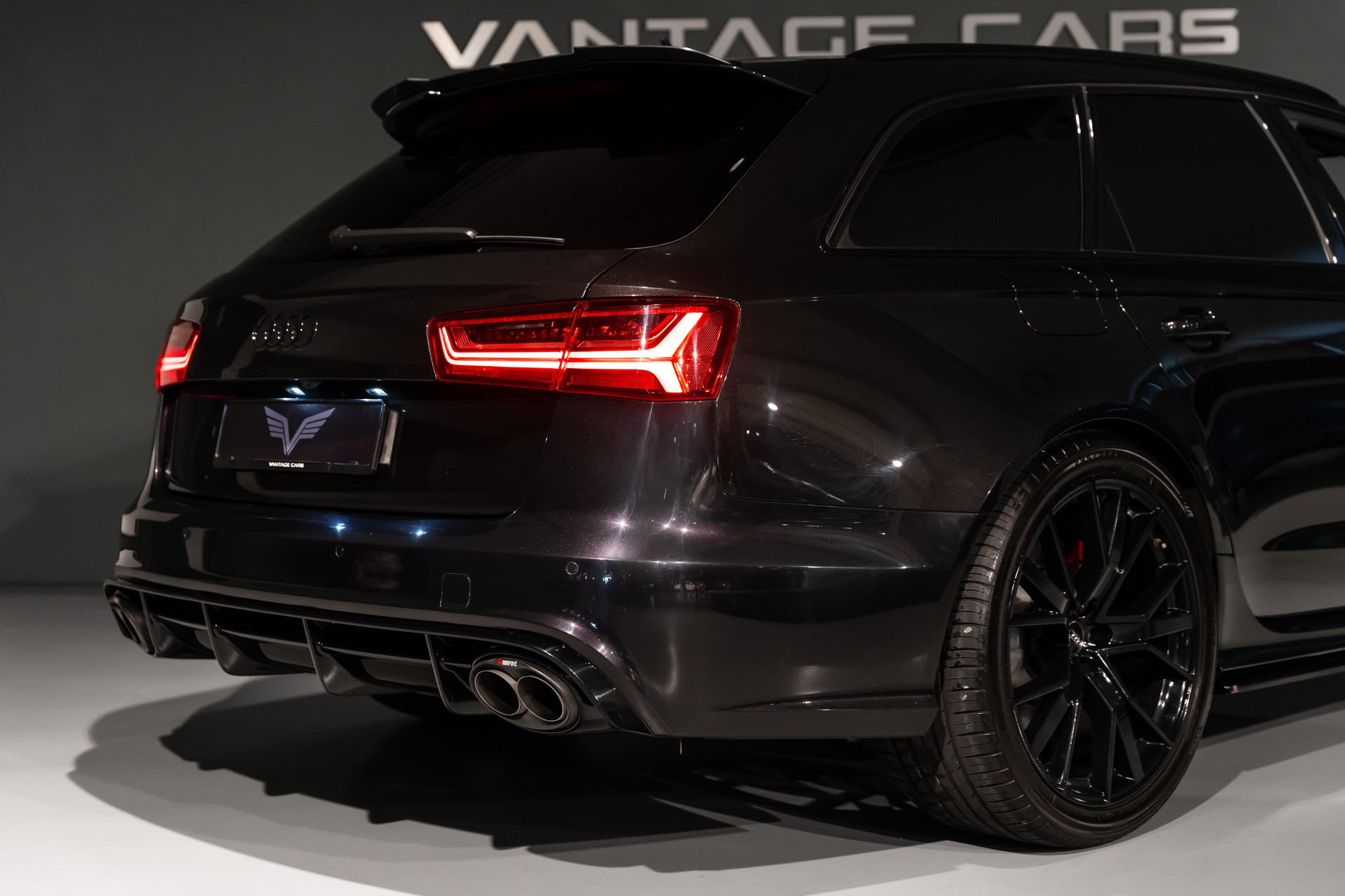 AUDI RS6 Avant 4.0 V8 TFSI Performance-image-8