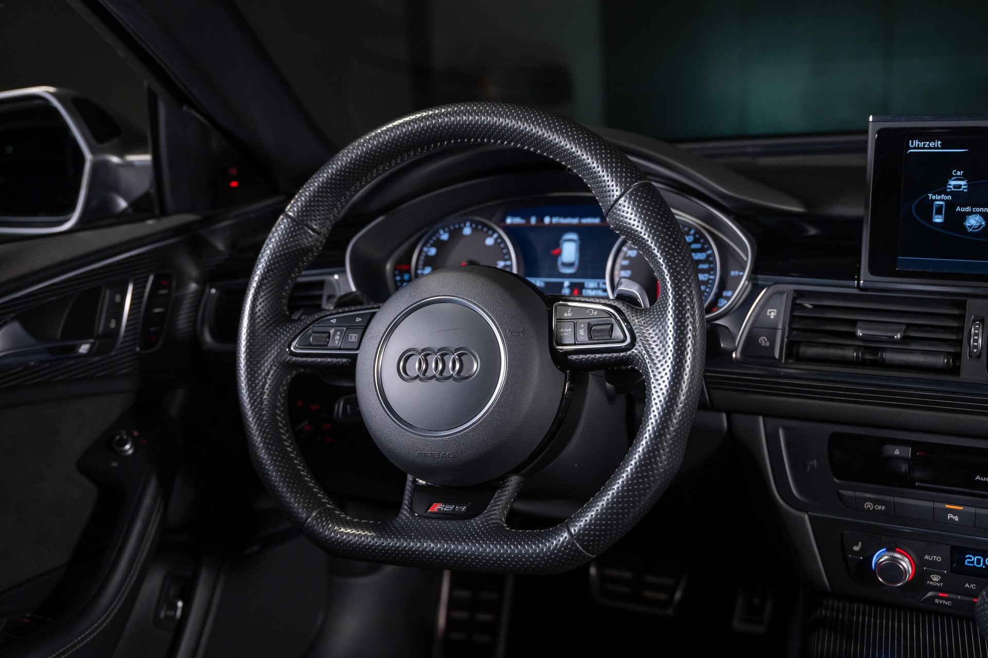 AUDI RS6 Avant 4.0 V8 TFSI Performance-image-31