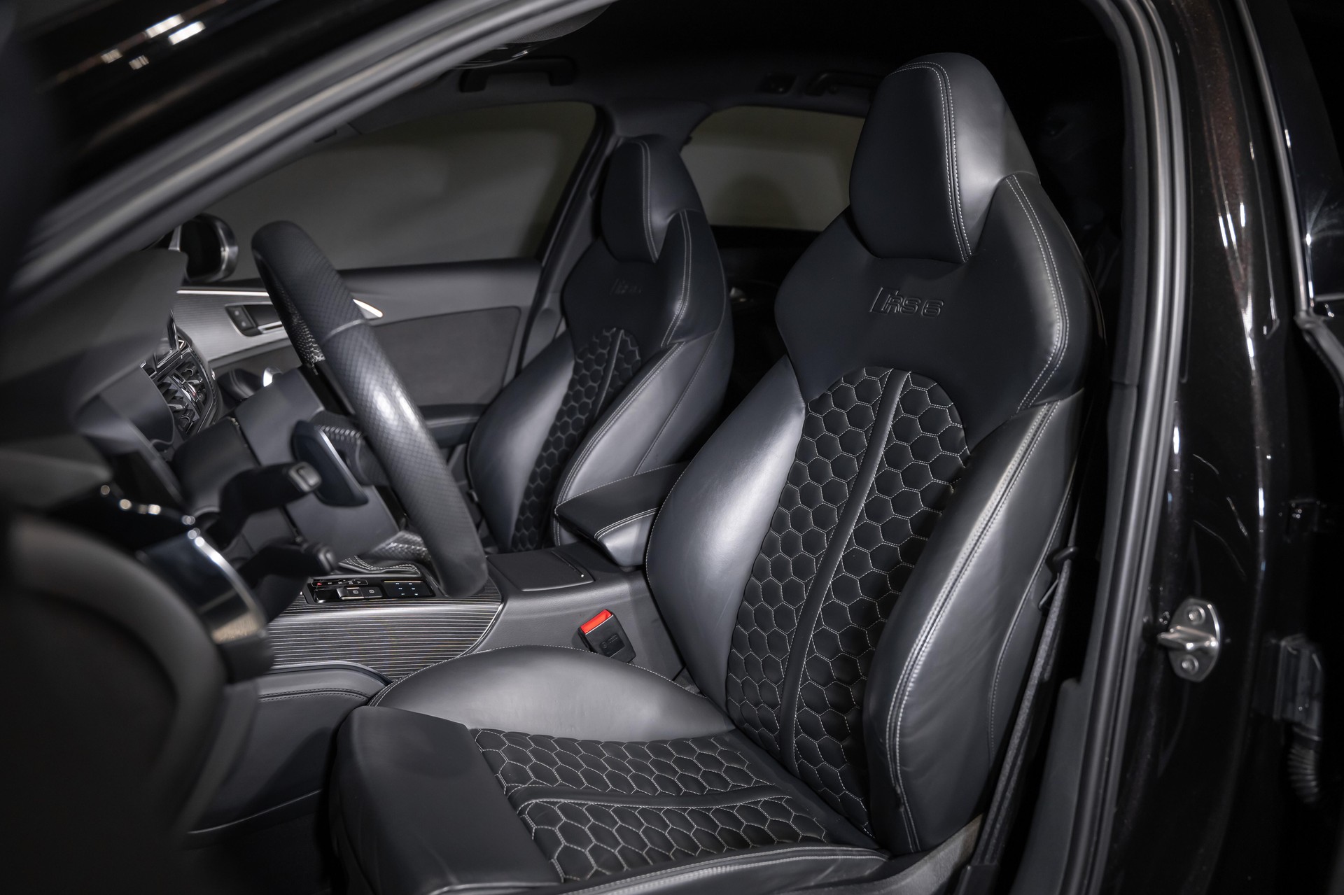 AUDI RS6 Avant 4.0 V8 TFSI Performance-image-14