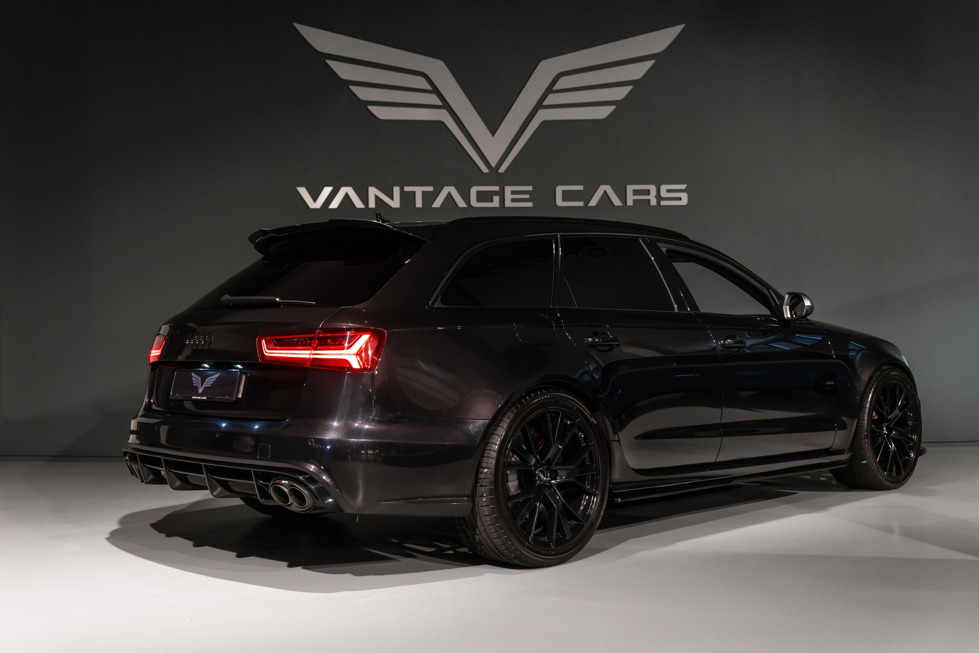 AUDI RS6 Avant 4.0 V8 TFSI Performance-image-2