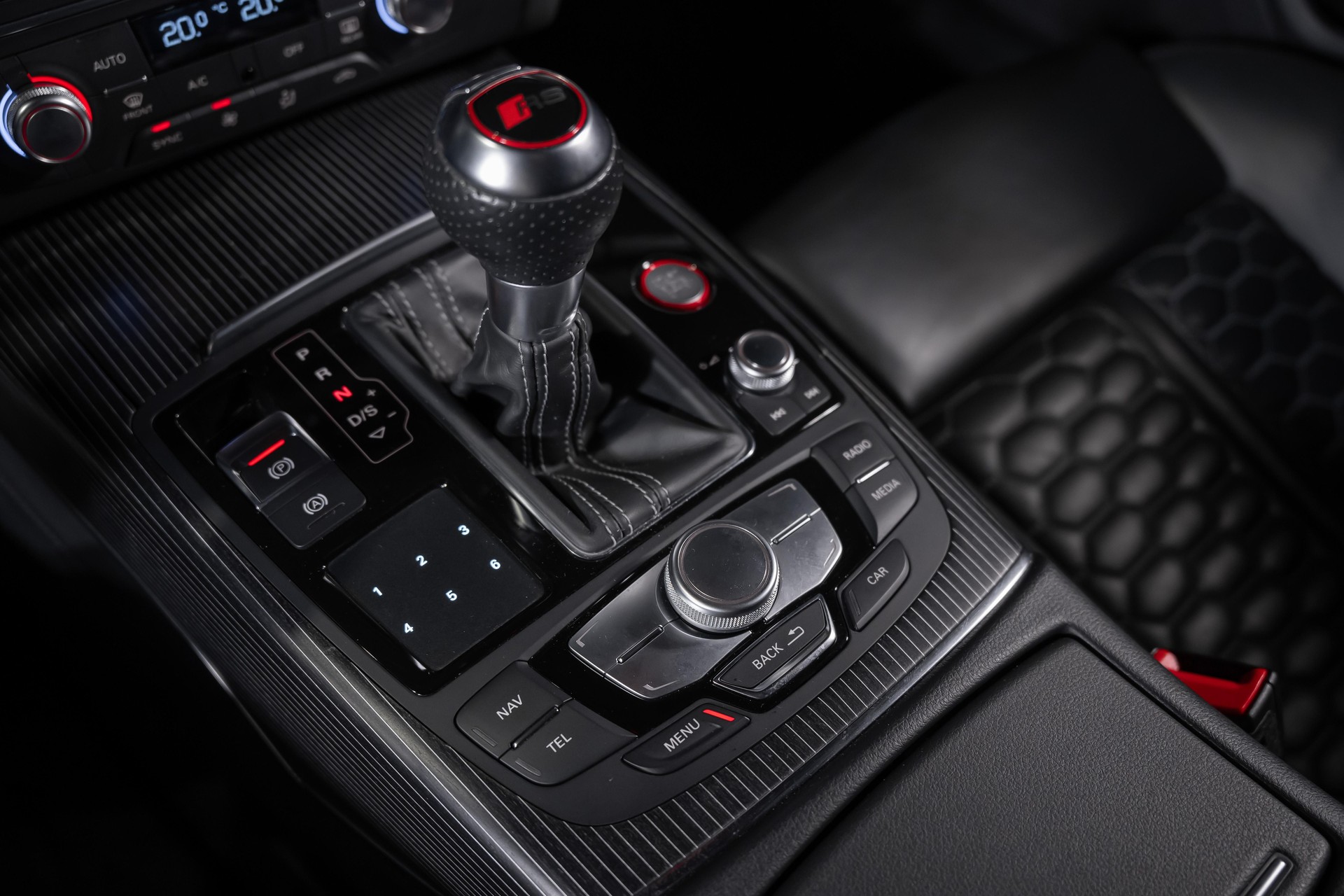 AUDI RS6 Avant 4.0 V8 TFSI Performance-image-25