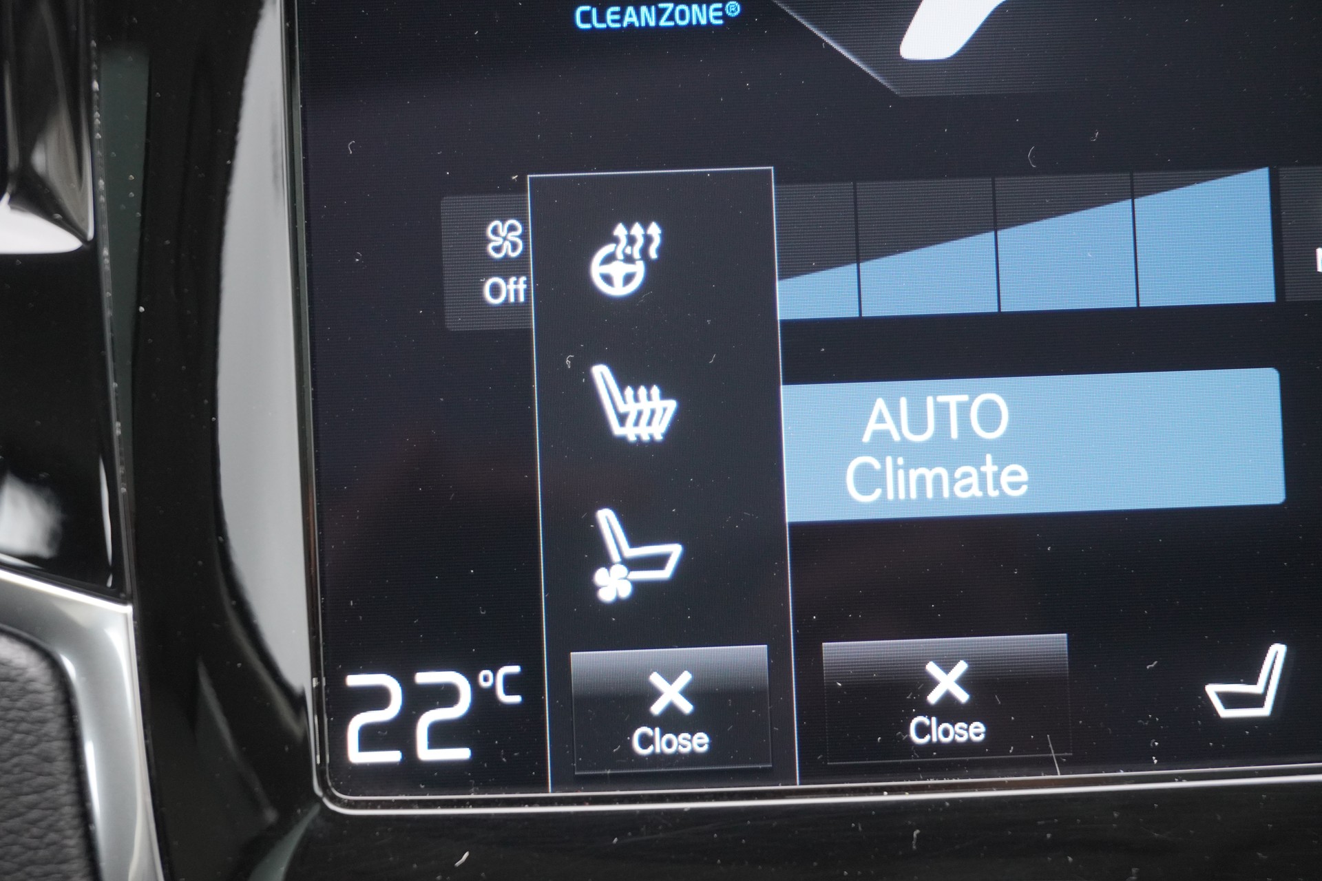 VOLVO XC90 T8 eAWD PluginHybrid Plus Bright Geartronic 7-PLÄTZER!!!-image-27