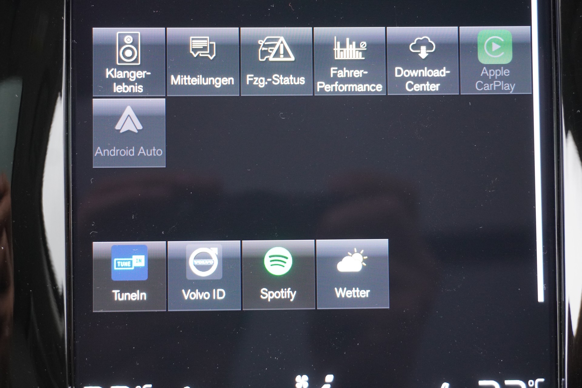 VOLVO XC90 T8 eAWD PluginHybrid Plus Bright Geartronic 7-PLÄTZER!!!-image-35