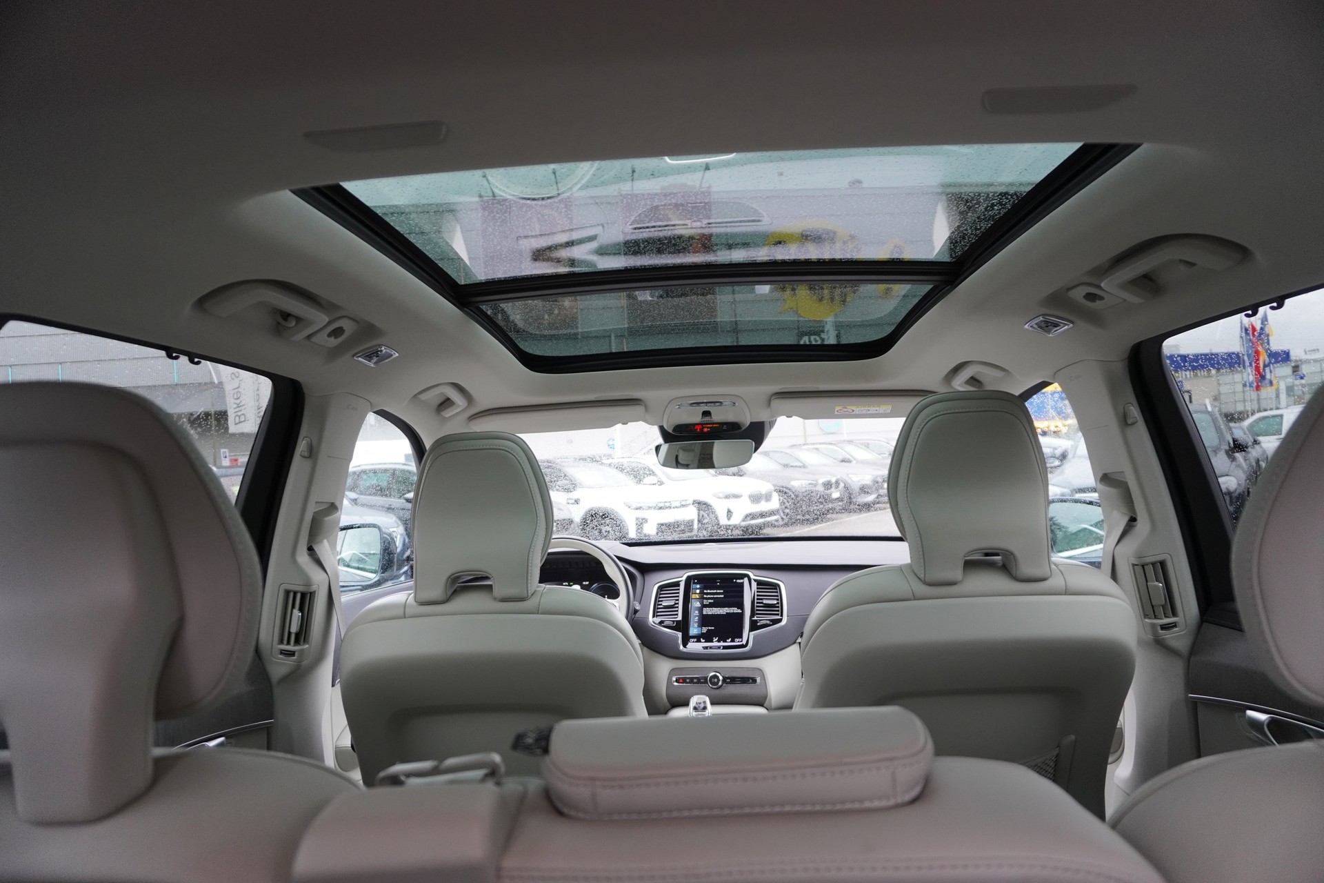 VOLVO XC90 T8 eAWD PluginHybrid Plus Bright Geartronic 7-PLÄTZER!!!-image-13