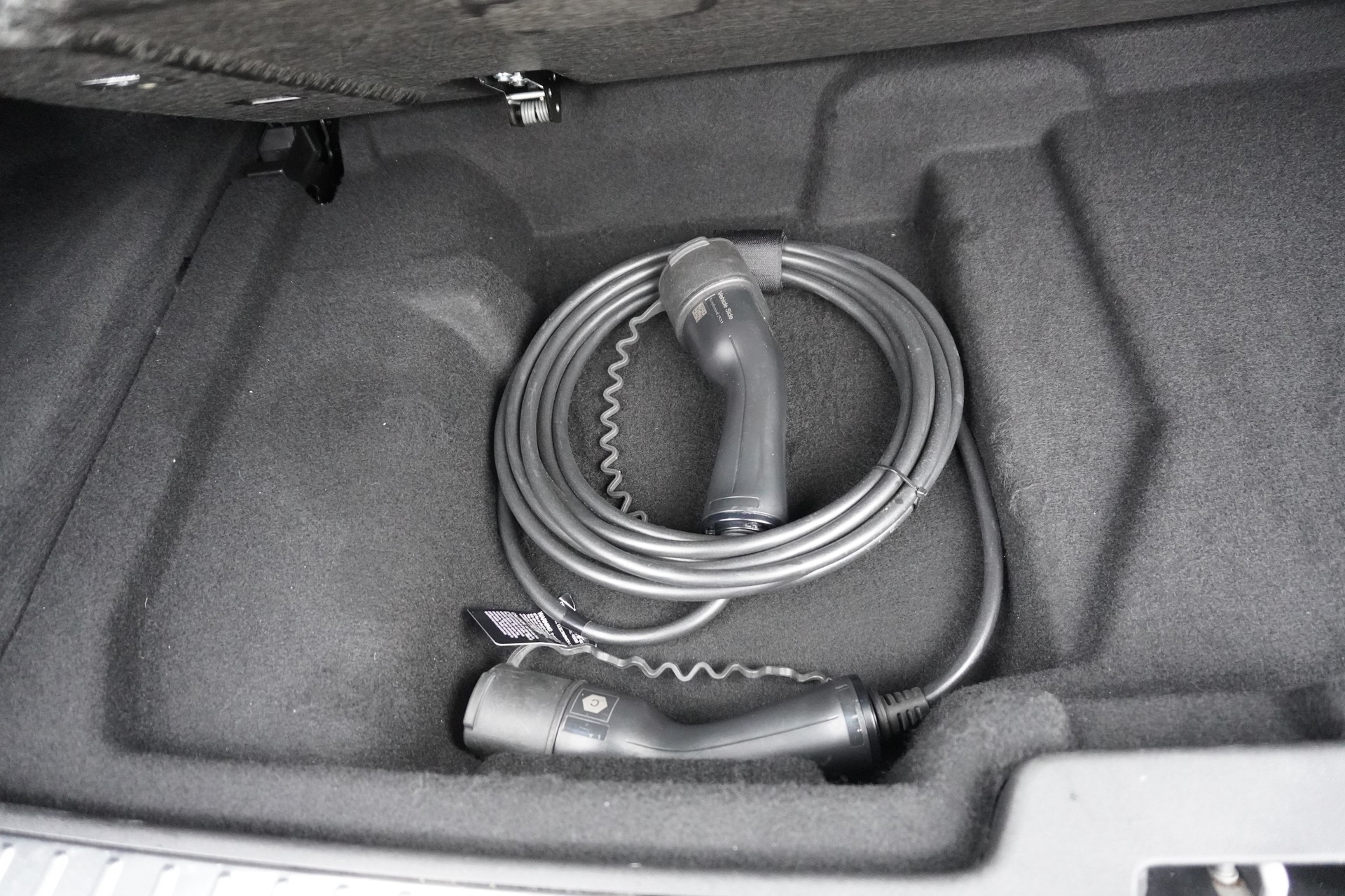 VOLVO XC90 T8 eAWD PluginHybrid Plus Bright Geartronic 7-PLÄTZER!!!-image-14