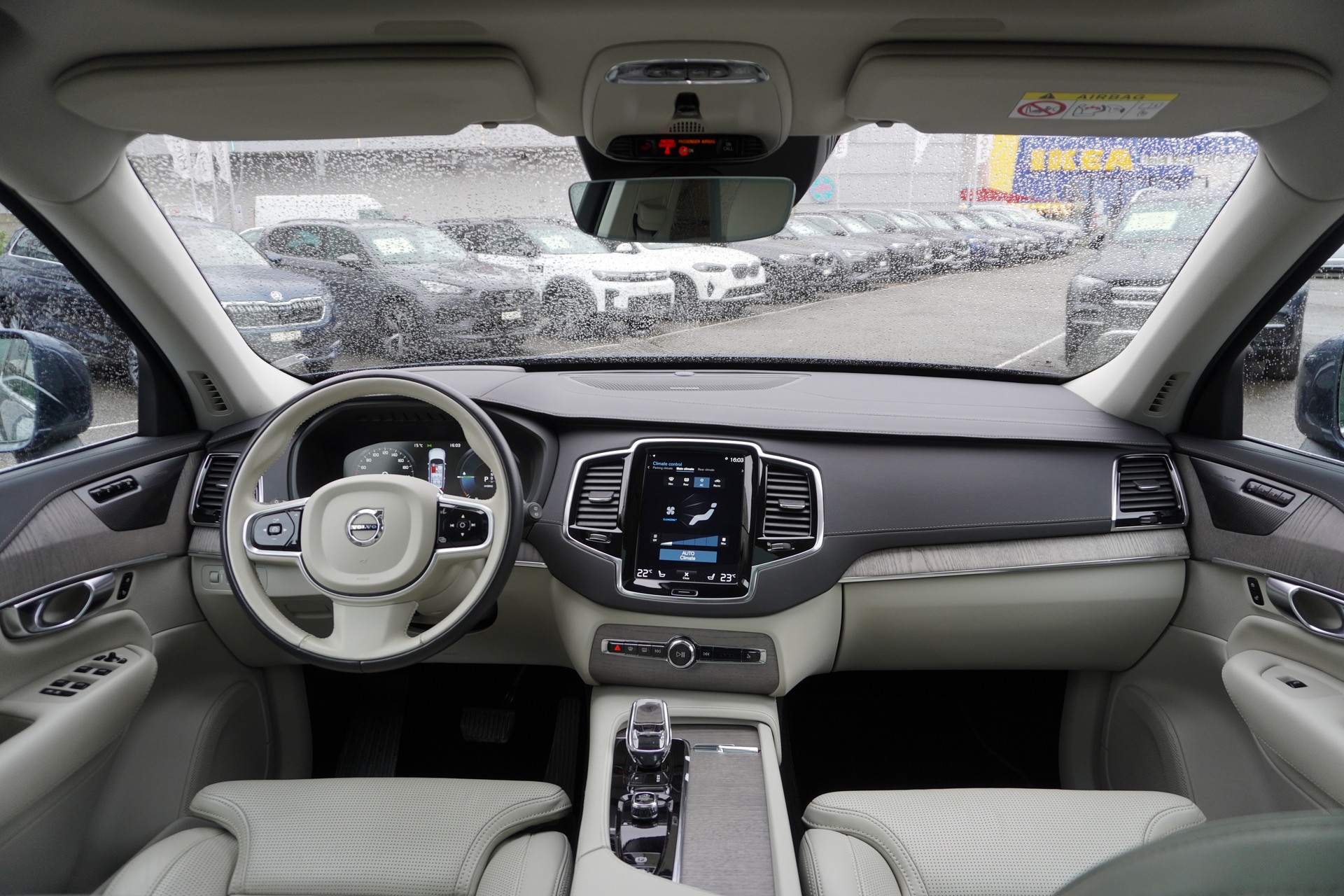 VOLVO XC90 T8 eAWD PluginHybrid Plus Bright Geartronic 7-PLÄTZER!!!-image-21
