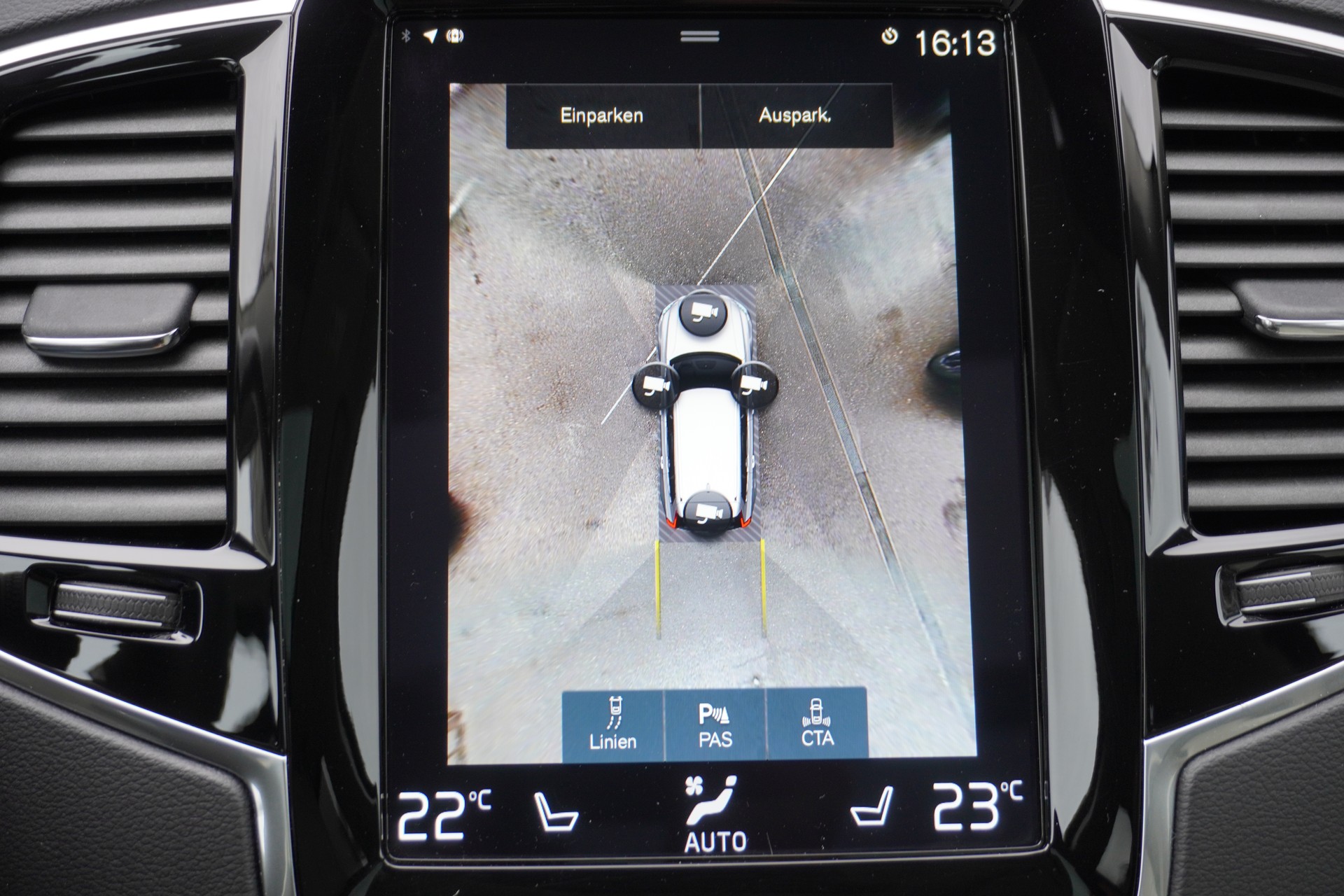 VOLVO XC90 T8 eAWD PluginHybrid Plus Bright Geartronic 7-PLÄTZER!!!-image-32