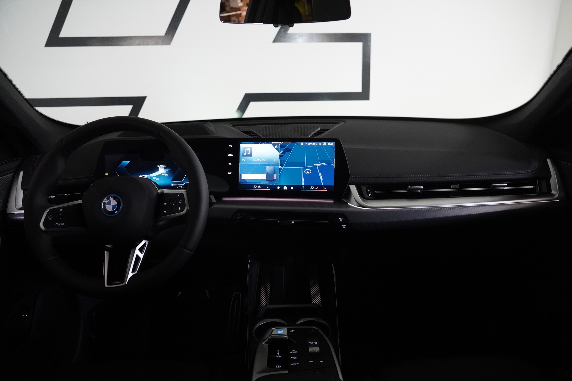 BMW iX1 xDrive 30 M Sport Pro-image-17