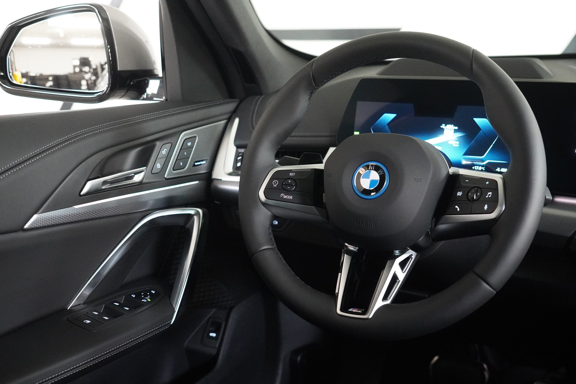 BMW iX1 xDrive 30 M Sport Pro-image-22