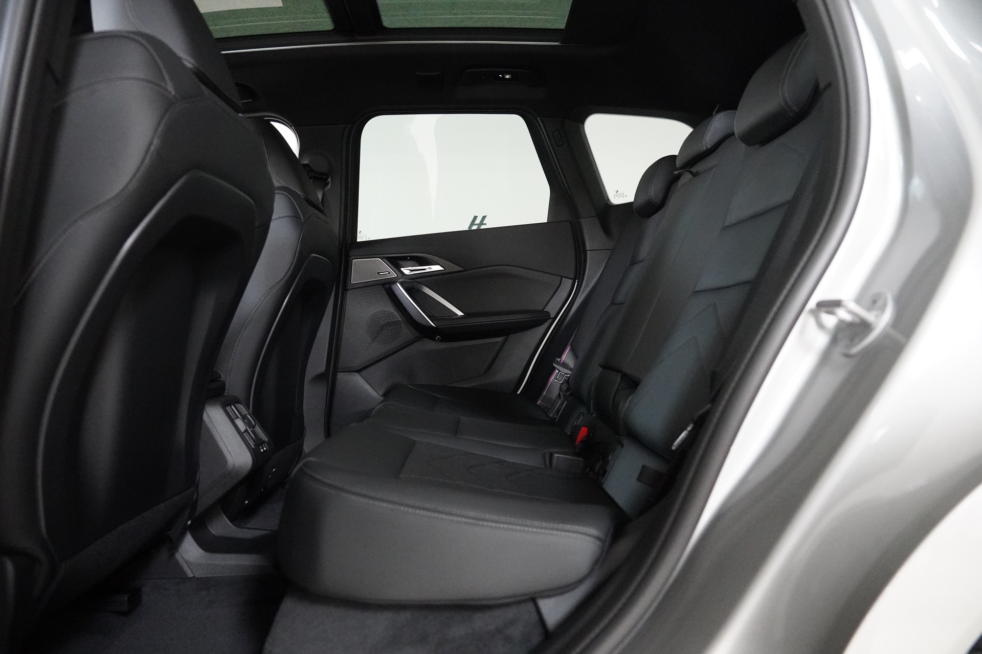 BMW iX1 xDrive 30 M Sport Pro-image-12
