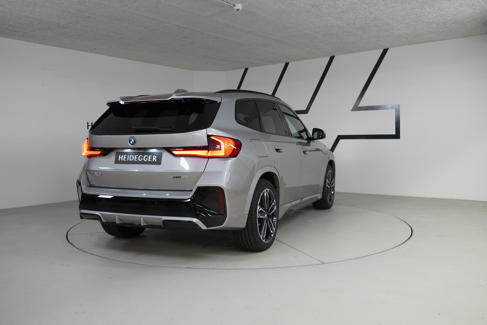 BMW iX1 xDrive 30 M Sport Pro-image-6