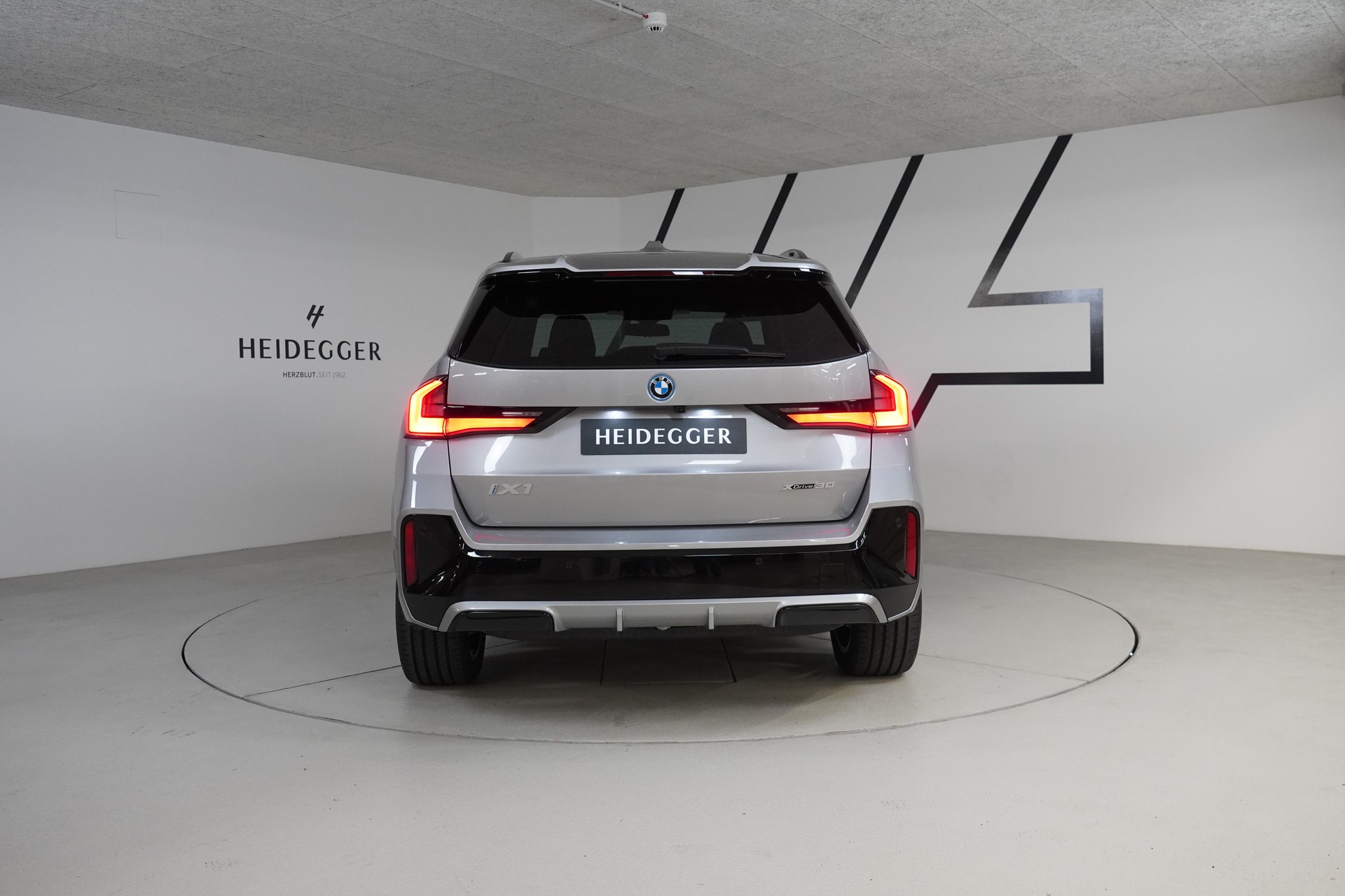 BMW iX1 xDrive 30 M Sport Pro-image-5