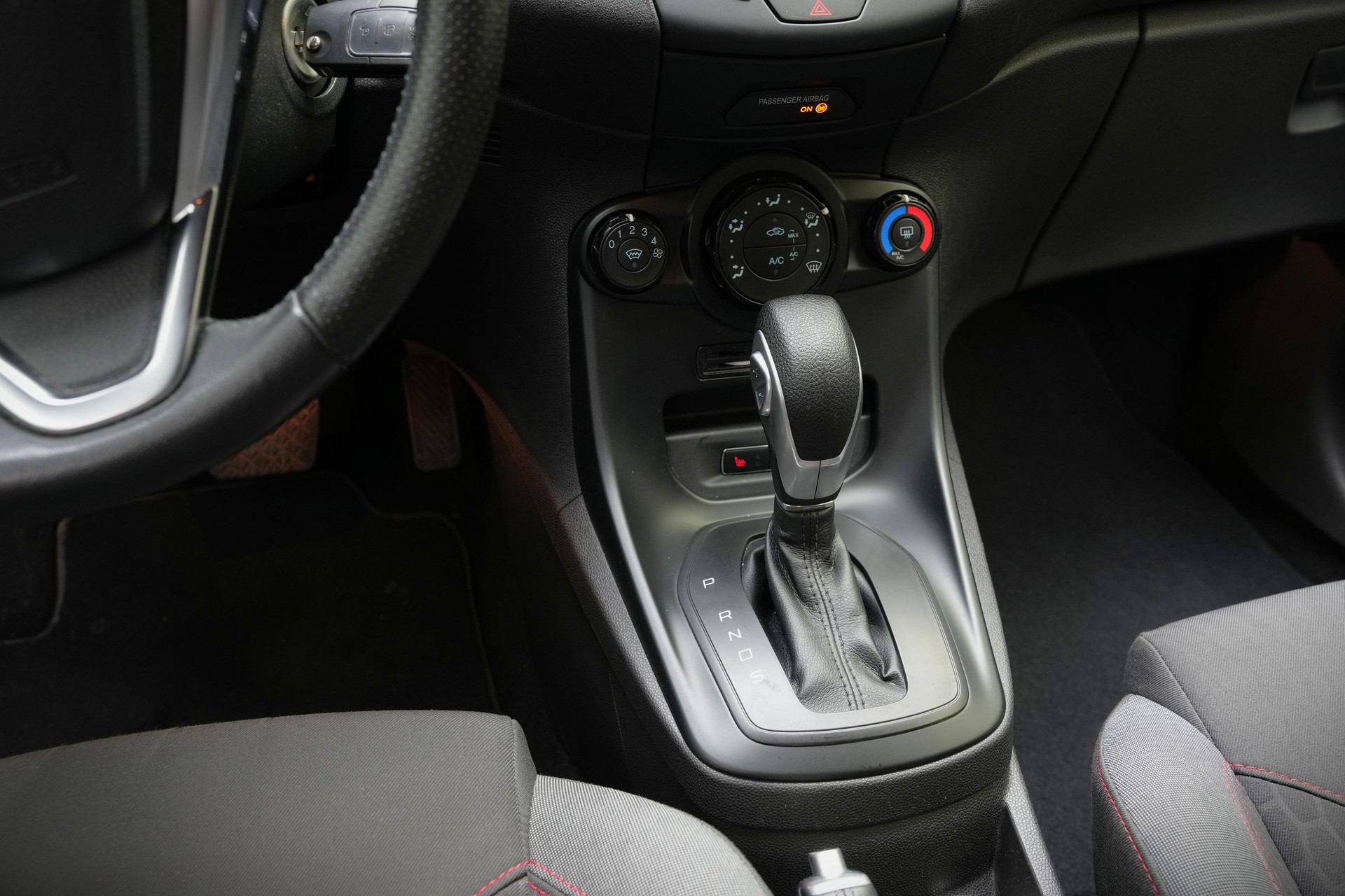 FORD Fiesta 1.0 EcoB 100 SYNC-image-12