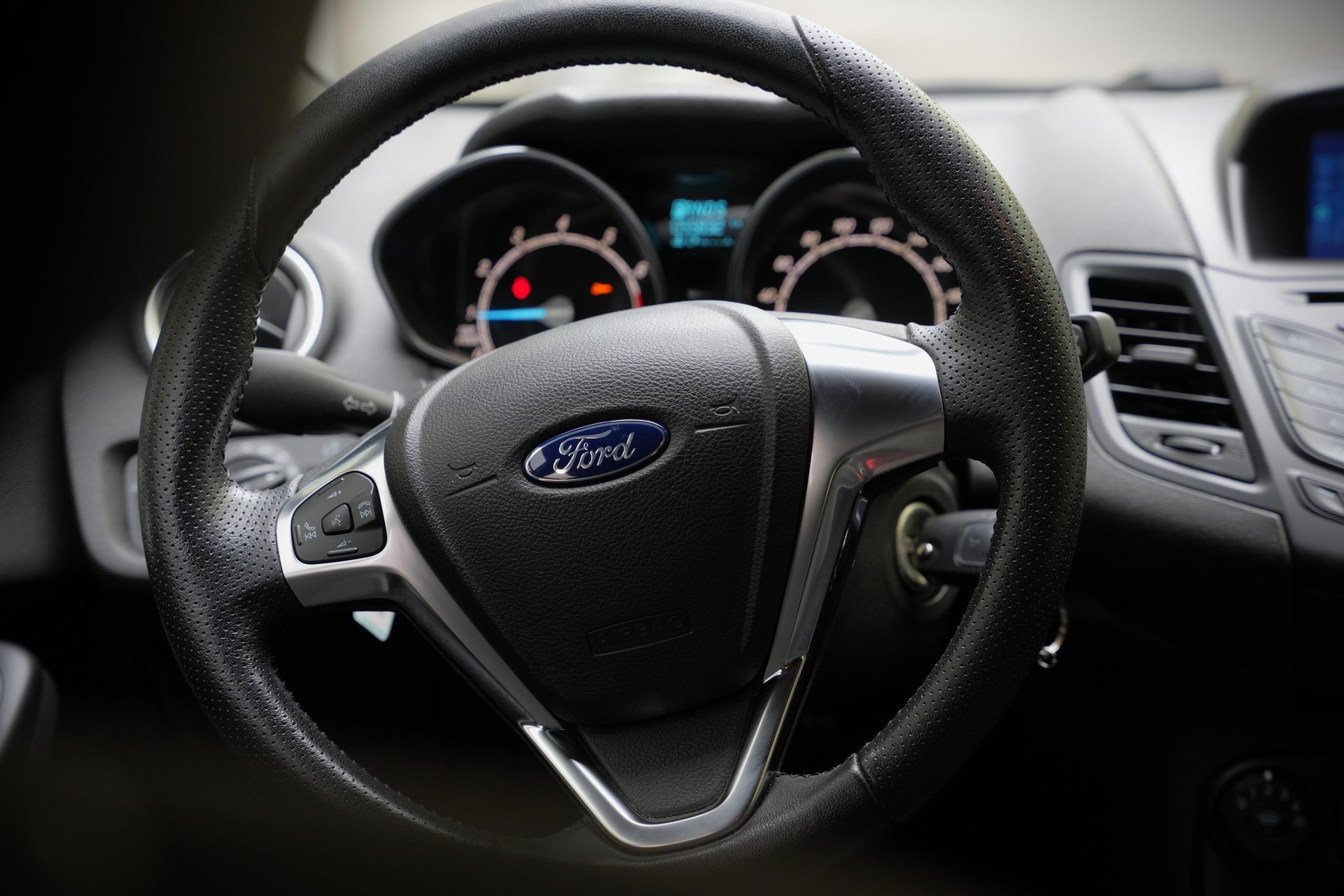 FORD Fiesta 1.0 EcoB 100 SYNC-image-14